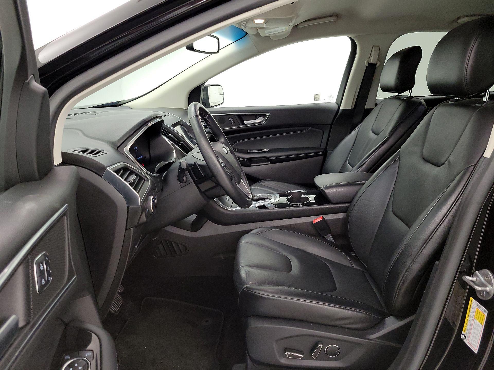 Thumbnail: 2016 Ford Edge - 11