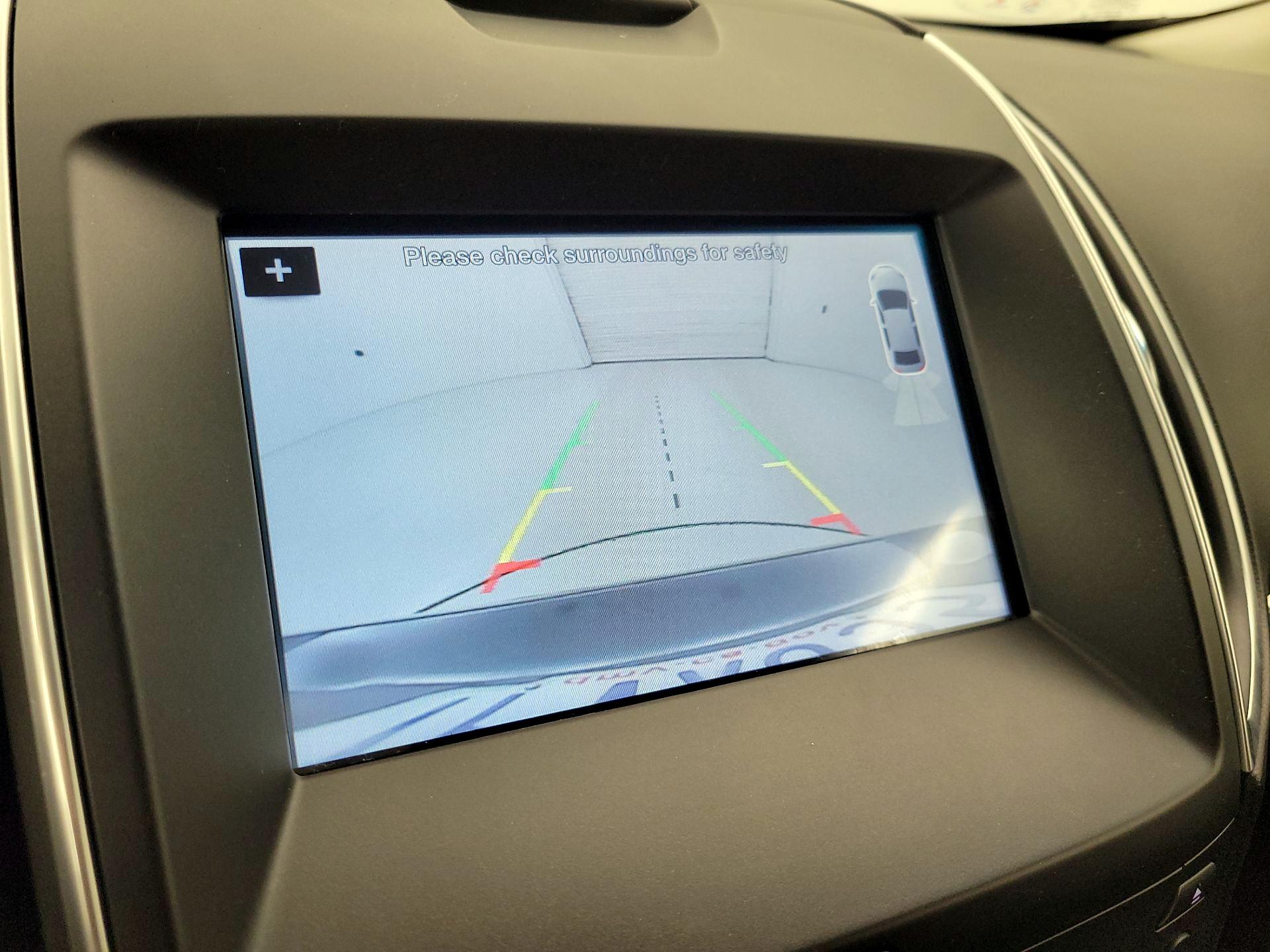 Thumbnail: 2016 Ford Edge - 14