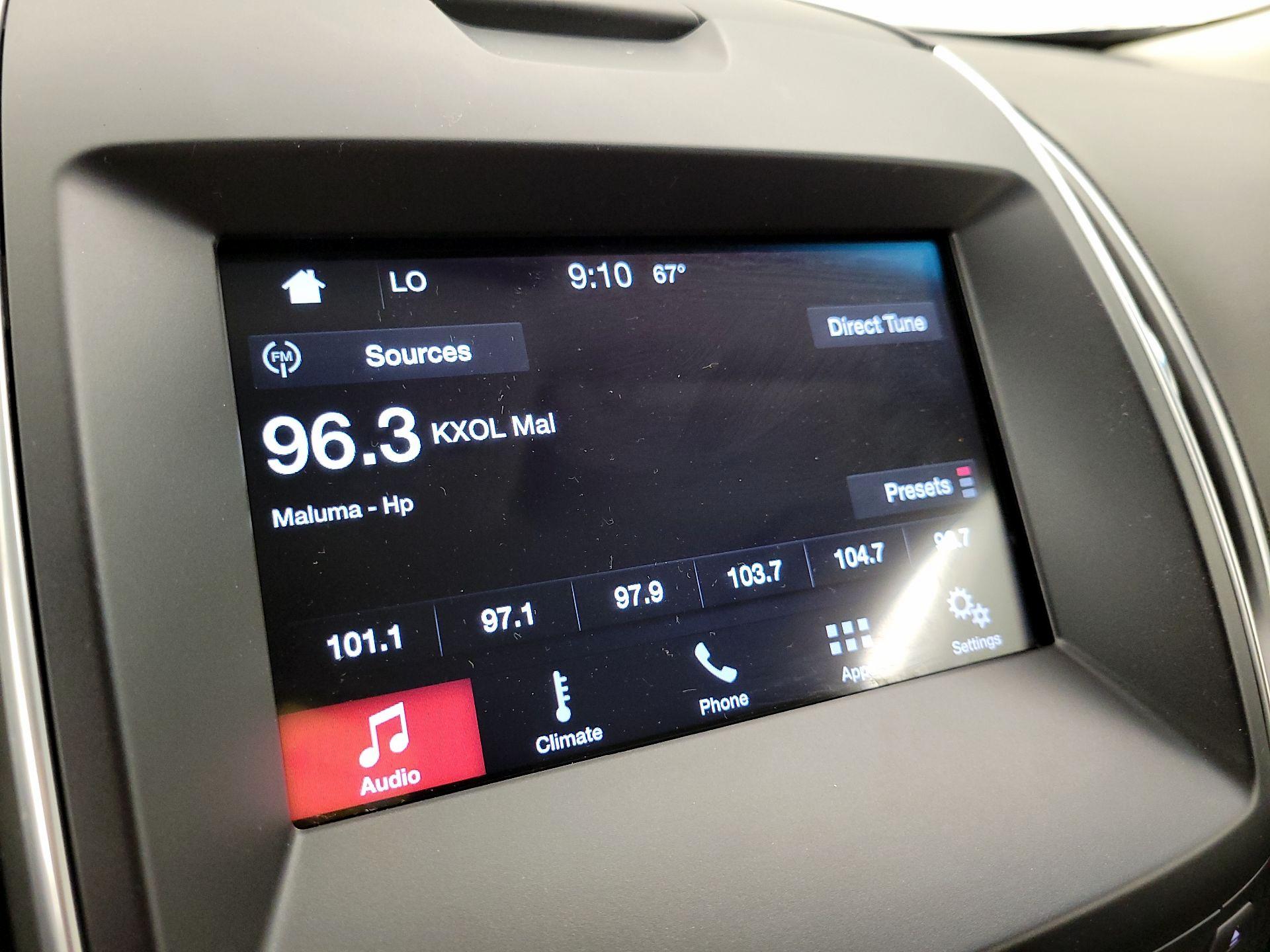 Thumbnail: 2016 Ford Edge - 15