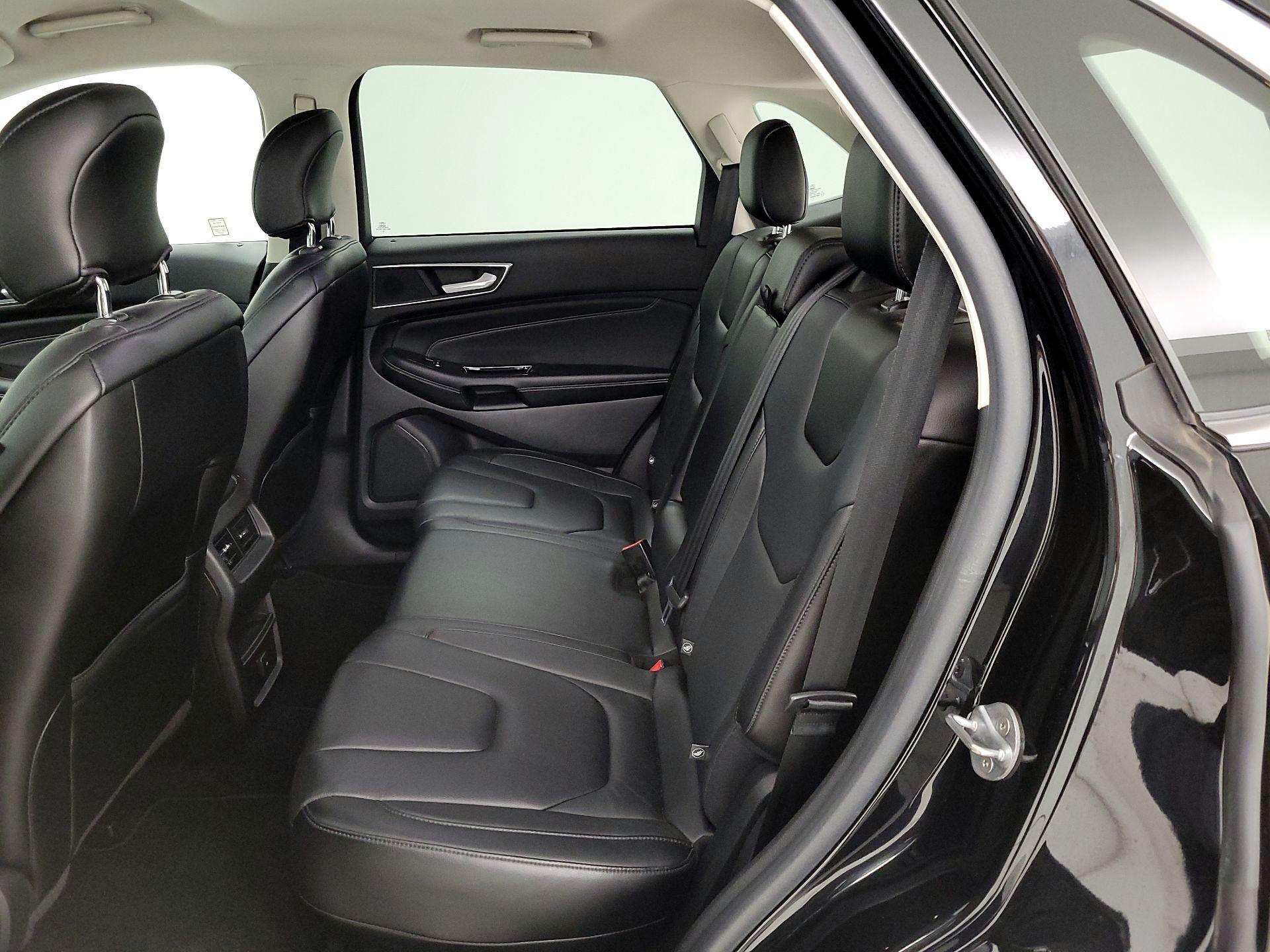 Thumbnail: 2016 Ford Edge - 19