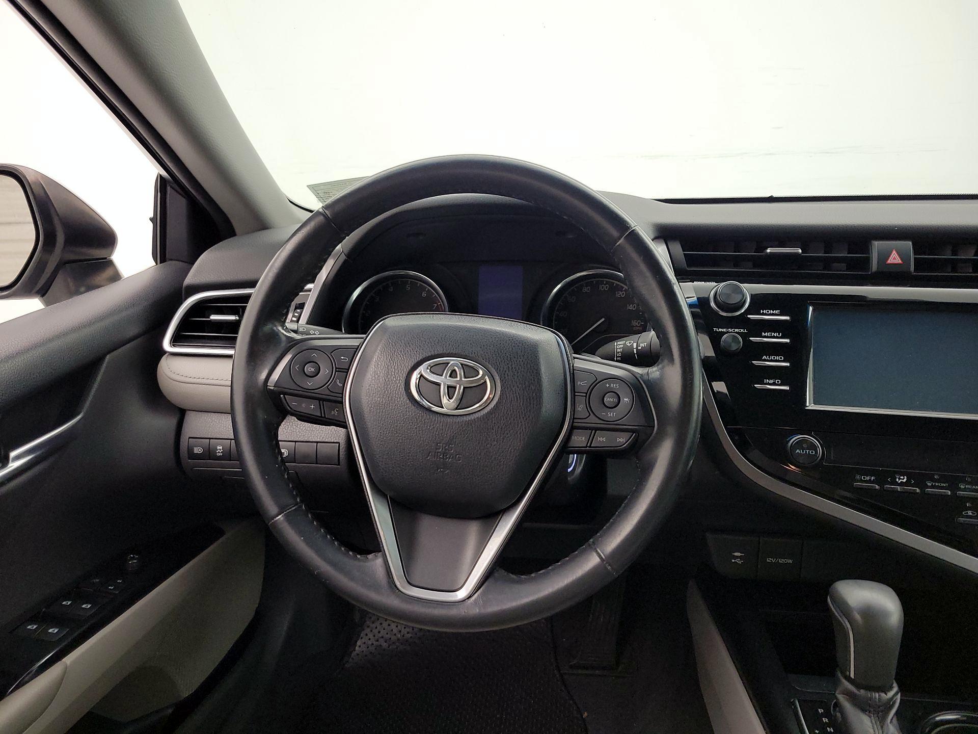 Thumbnail: 2018 Toyota Camry - 10