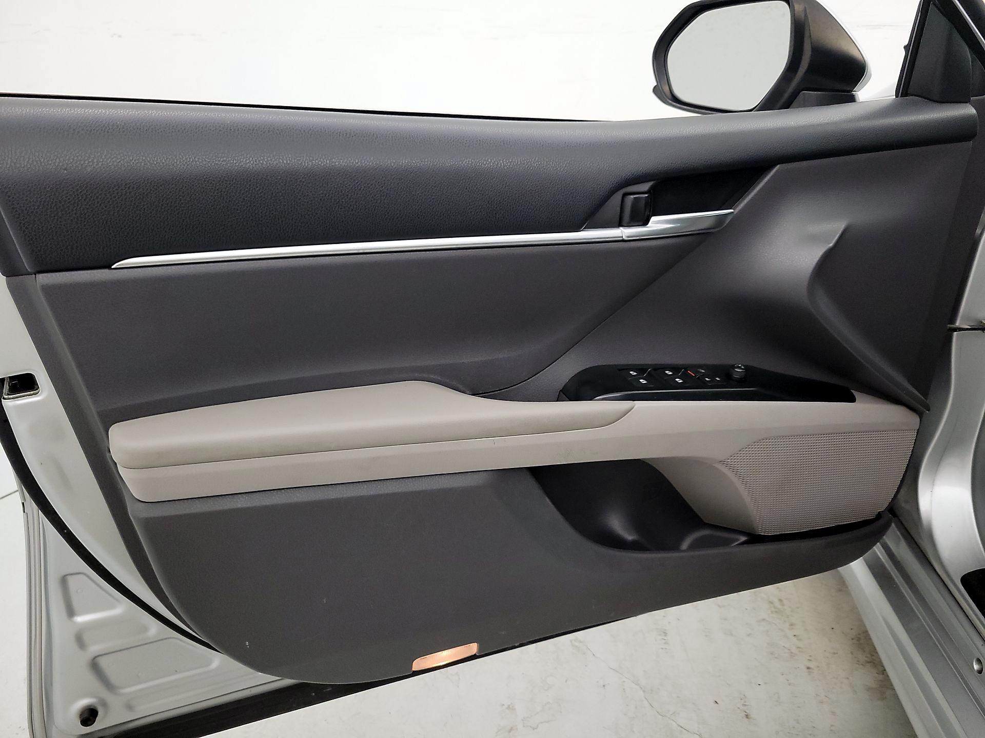 Thumbnail: 2018 Toyota Camry - 12