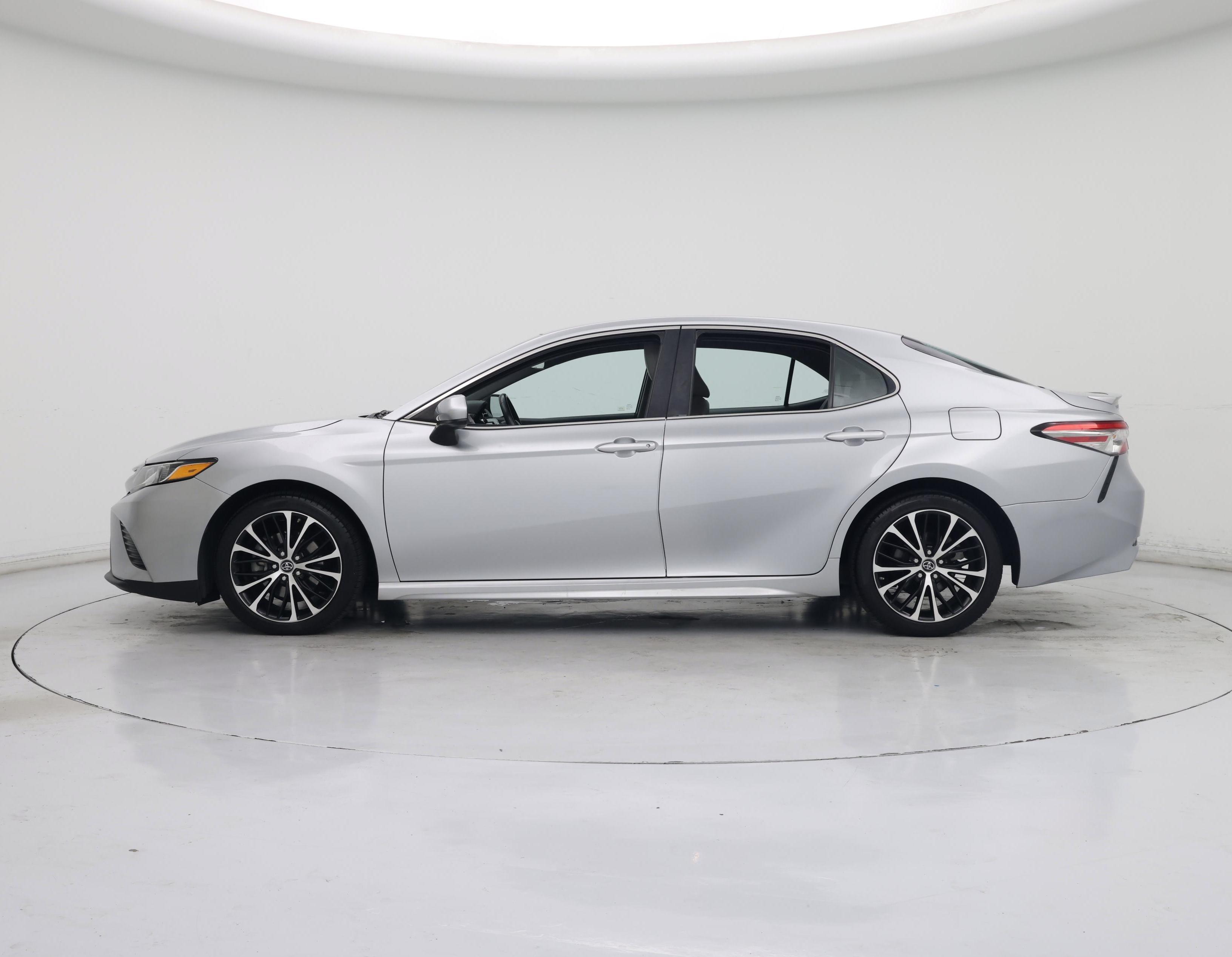 Thumbnail: 2018 Toyota Camry - 3
