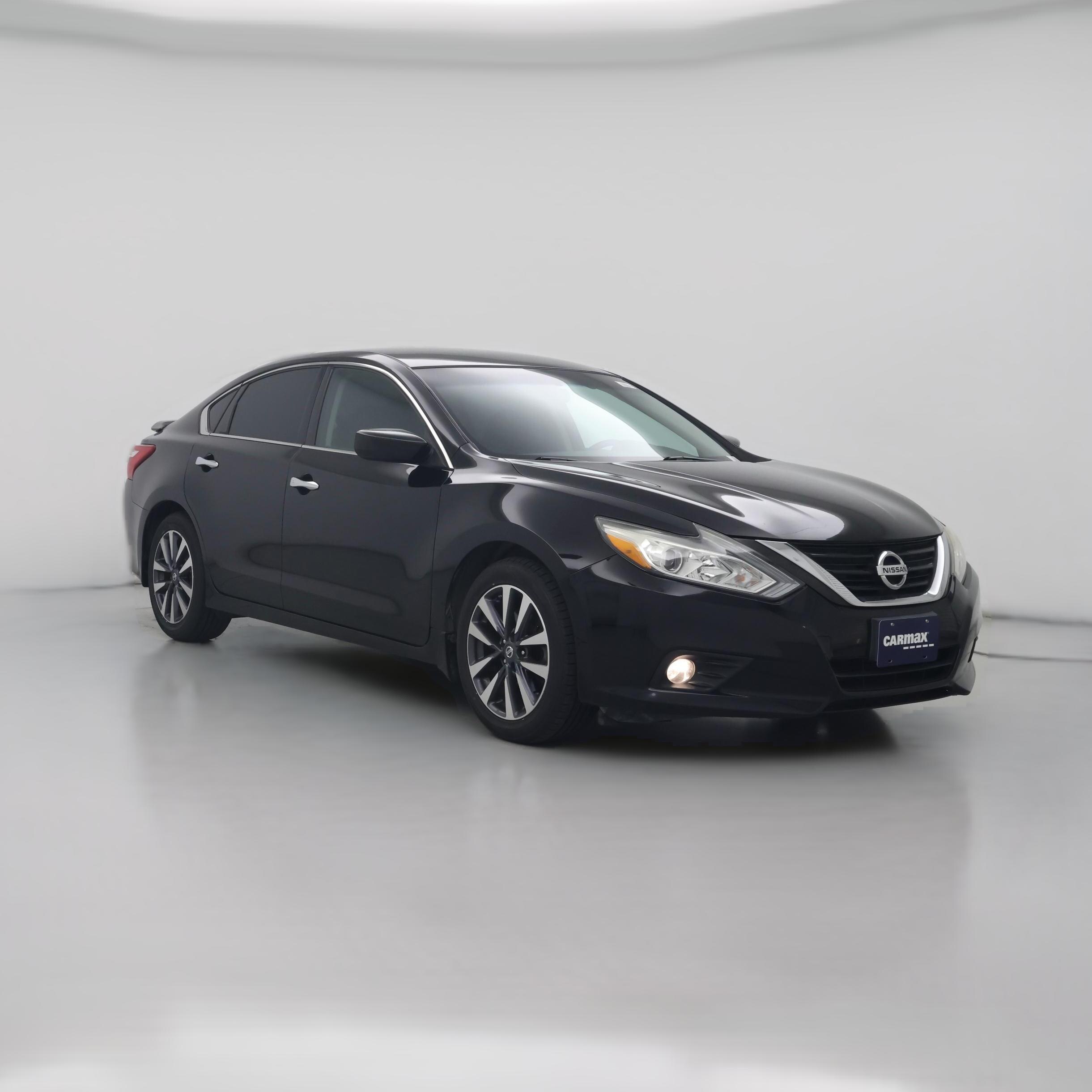 Thumbnail: 2017 Nissan Altima - 1