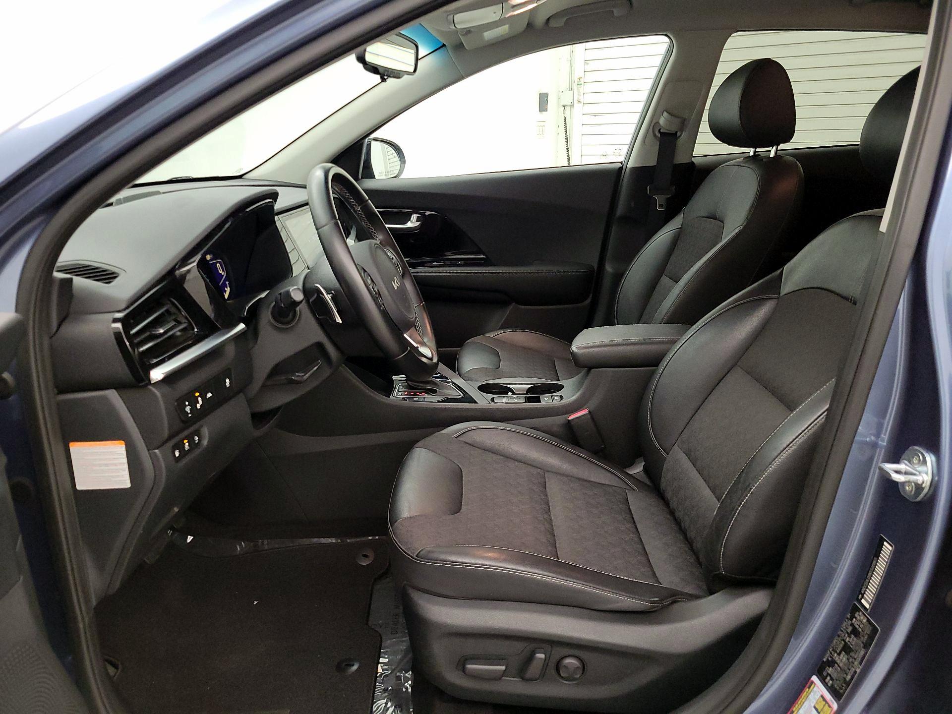 Thumbnail: 2022 Kia Niro - 11