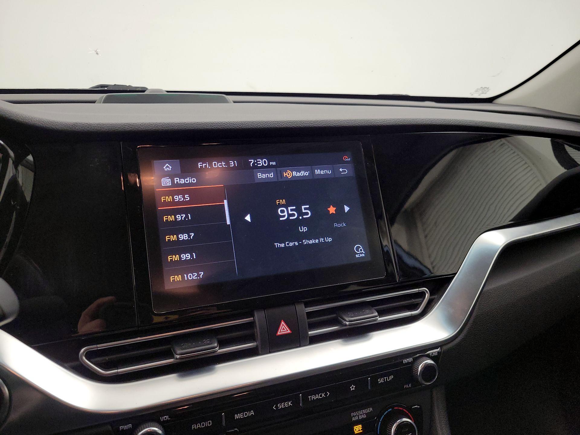 Thumbnail: 2022 Kia Niro - 15