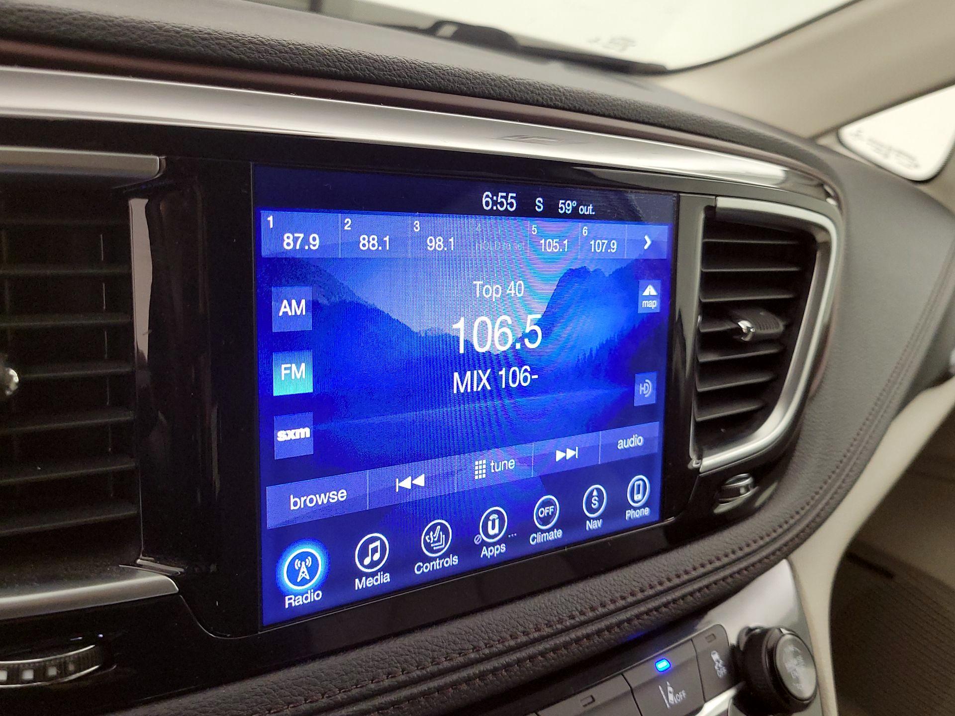 Thumbnail: 2017 Chrysler Pacifica - 16