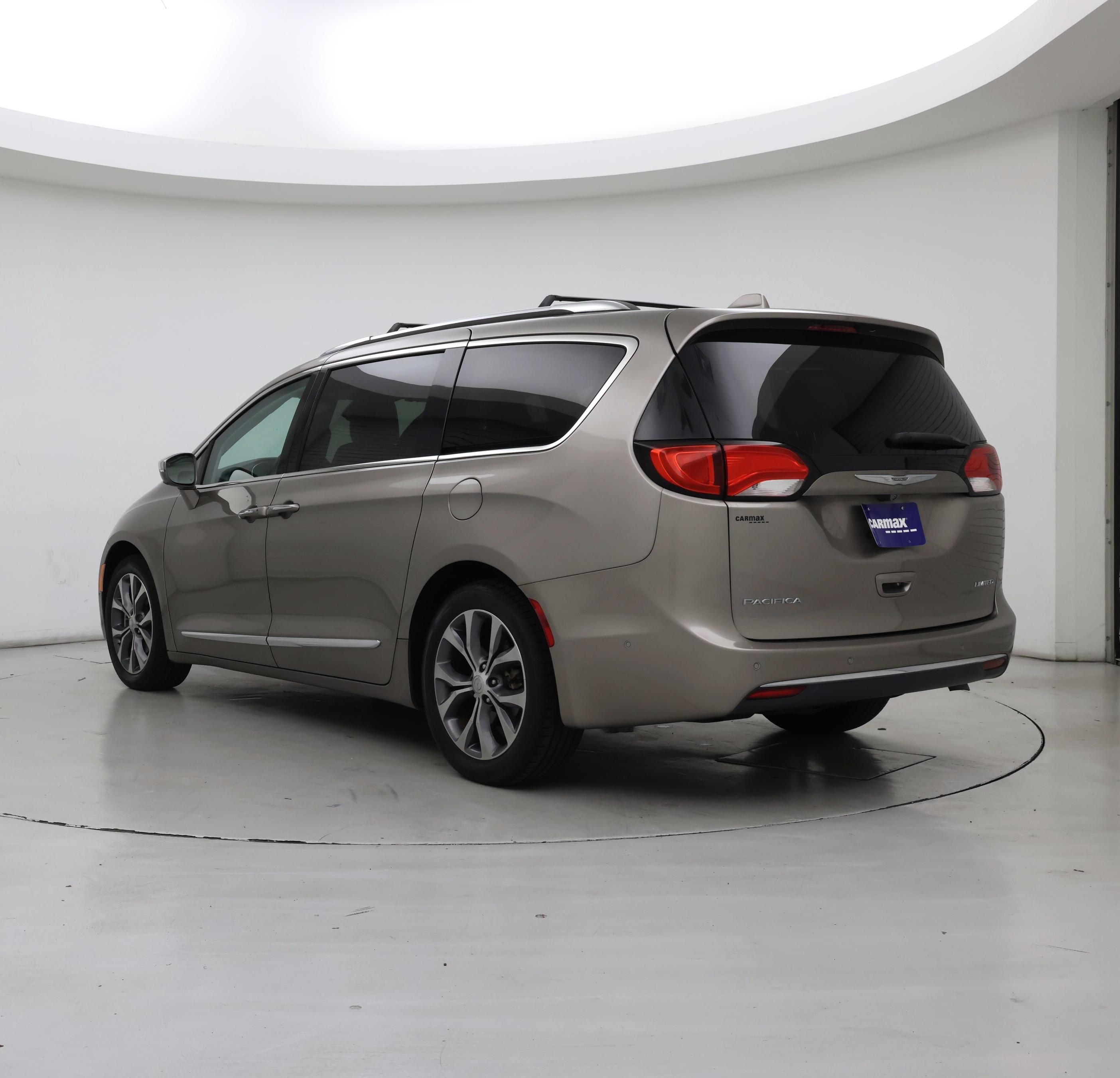 Thumbnail: 2017 Chrysler Pacifica - 2