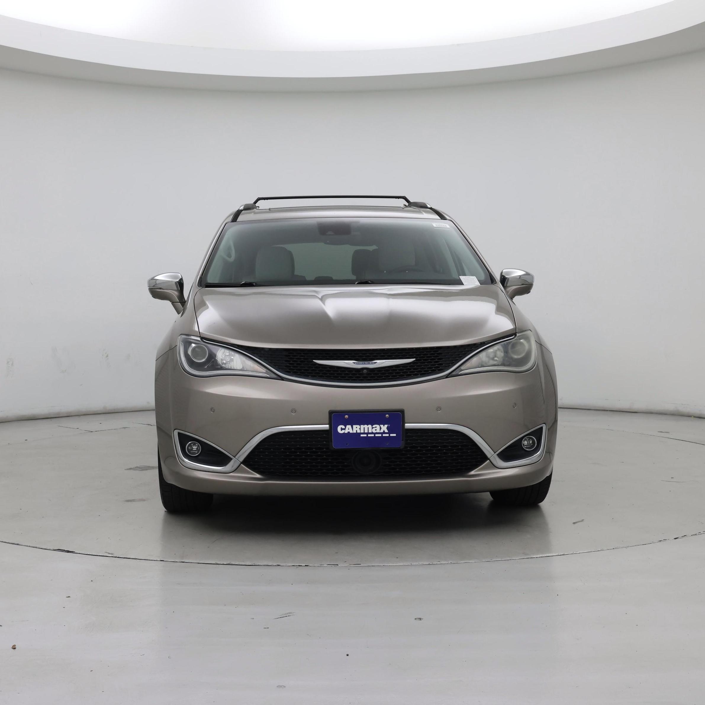 Thumbnail: 2017 Chrysler Pacifica - 5