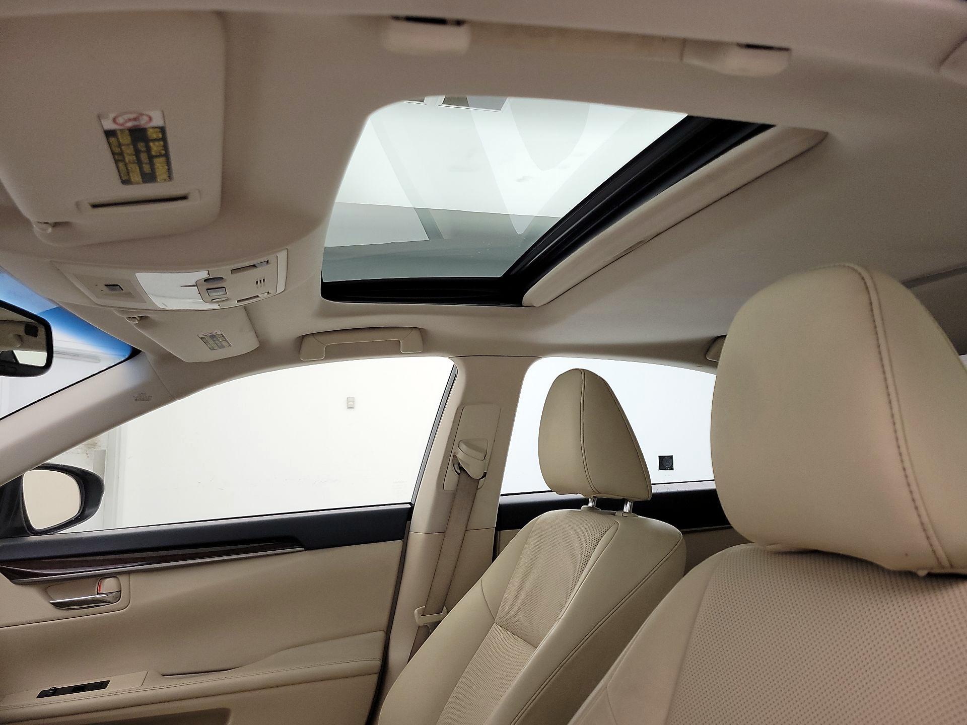 Thumbnail: 2015 Lexus ES - 18