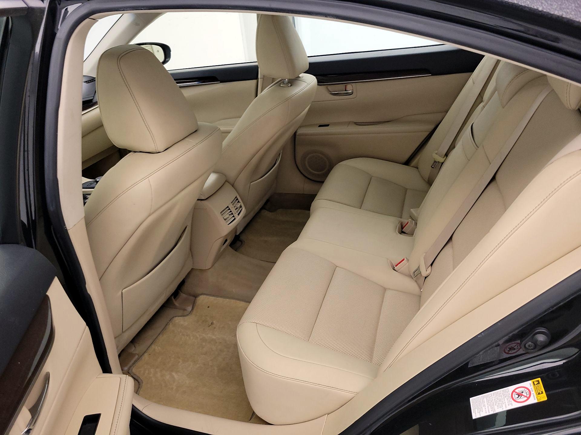 Thumbnail: 2015 Lexus ES - 19