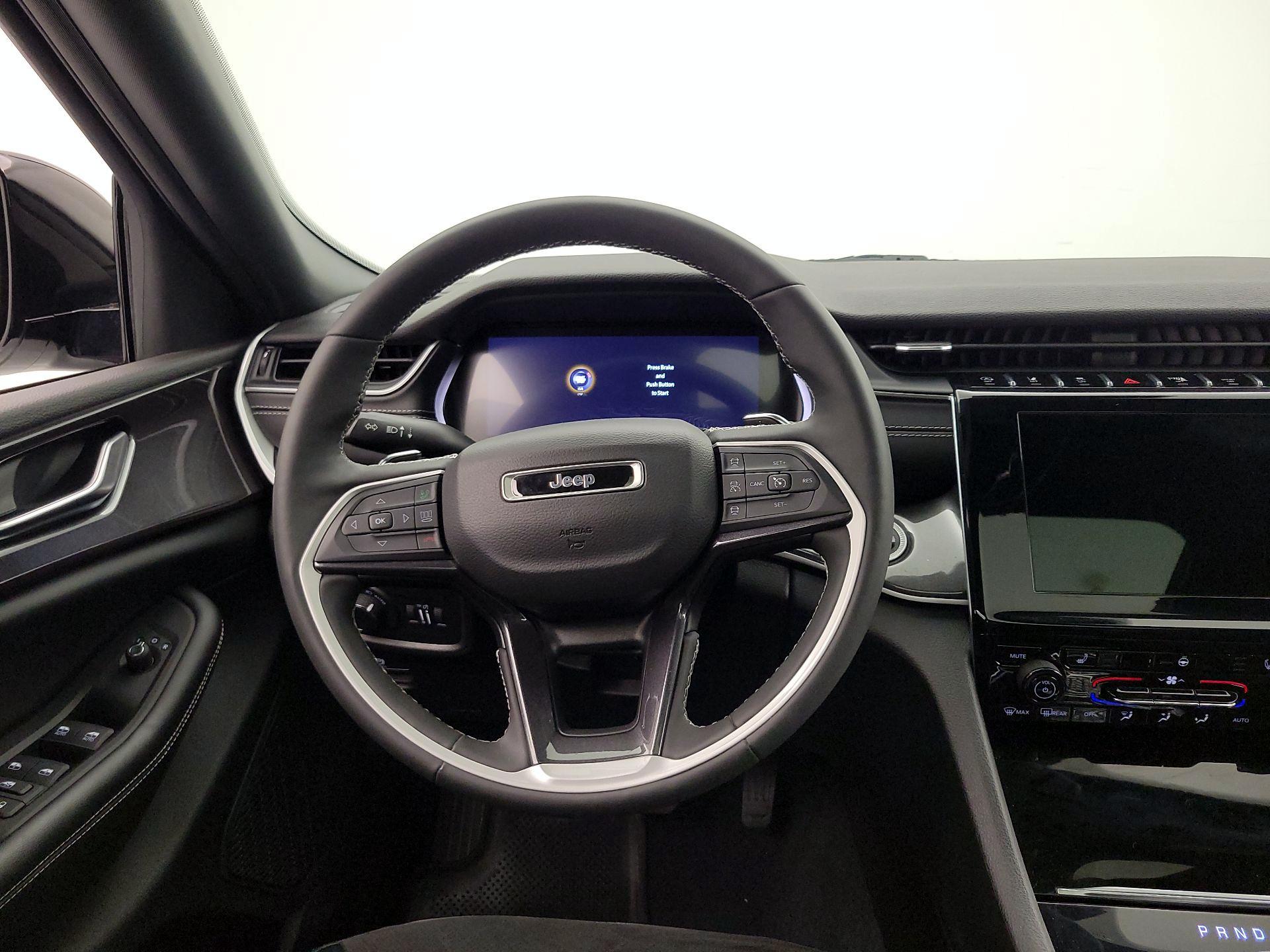 Thumbnail: 2023 Jeep Grand Cherokee - 10