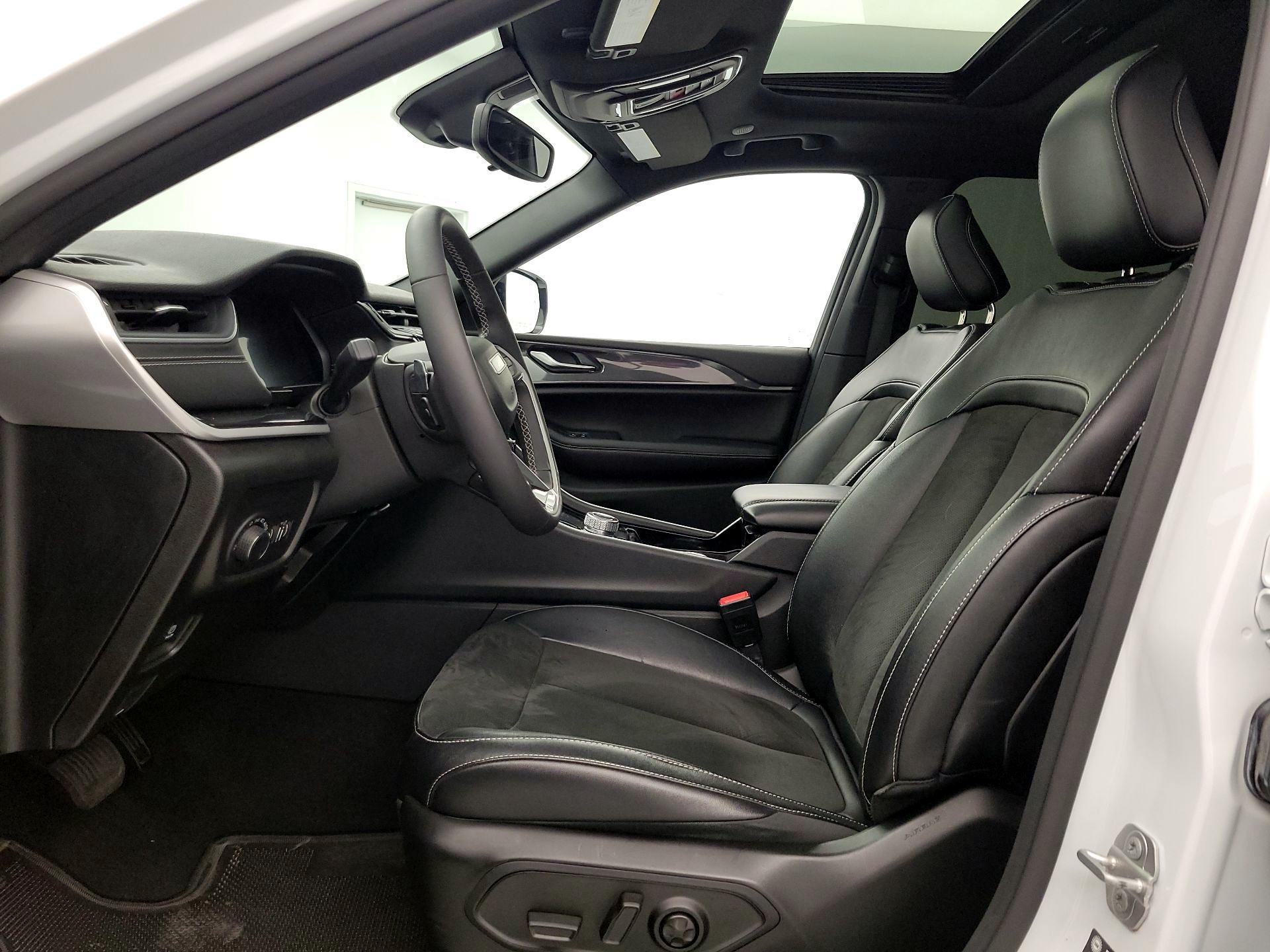 Thumbnail: 2023 Jeep Grand Cherokee - 11