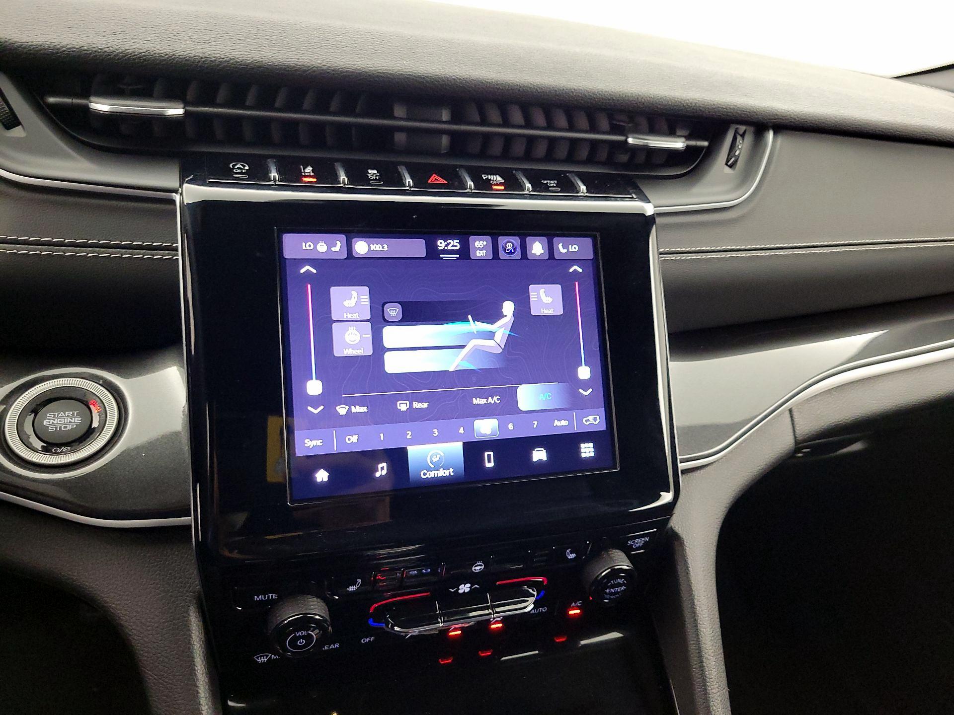 Thumbnail: 2023 Jeep Grand Cherokee - 16