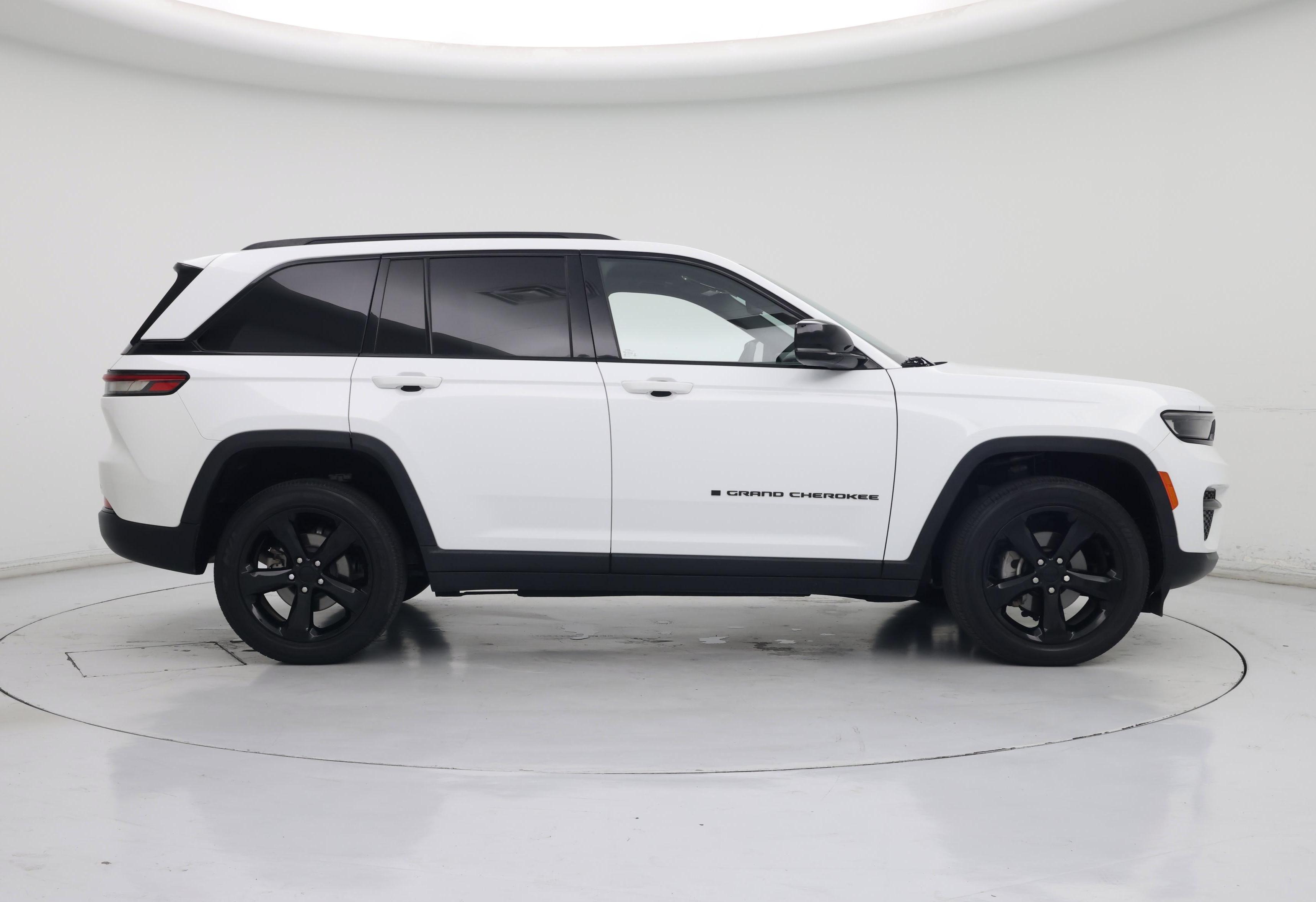 Thumbnail: 2023 Jeep Grand Cherokee - 7