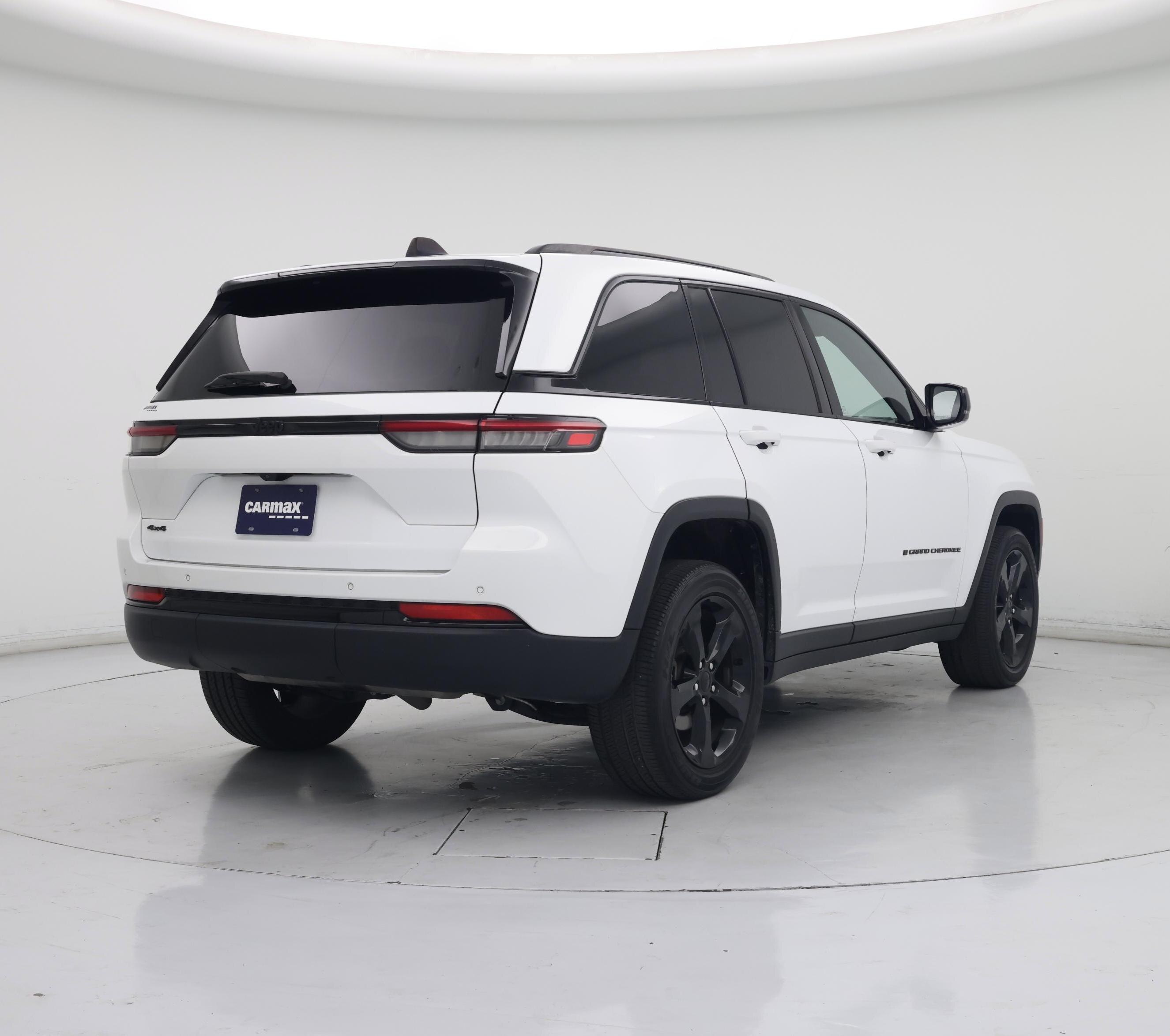 Thumbnail: 2023 Jeep Grand Cherokee - 8