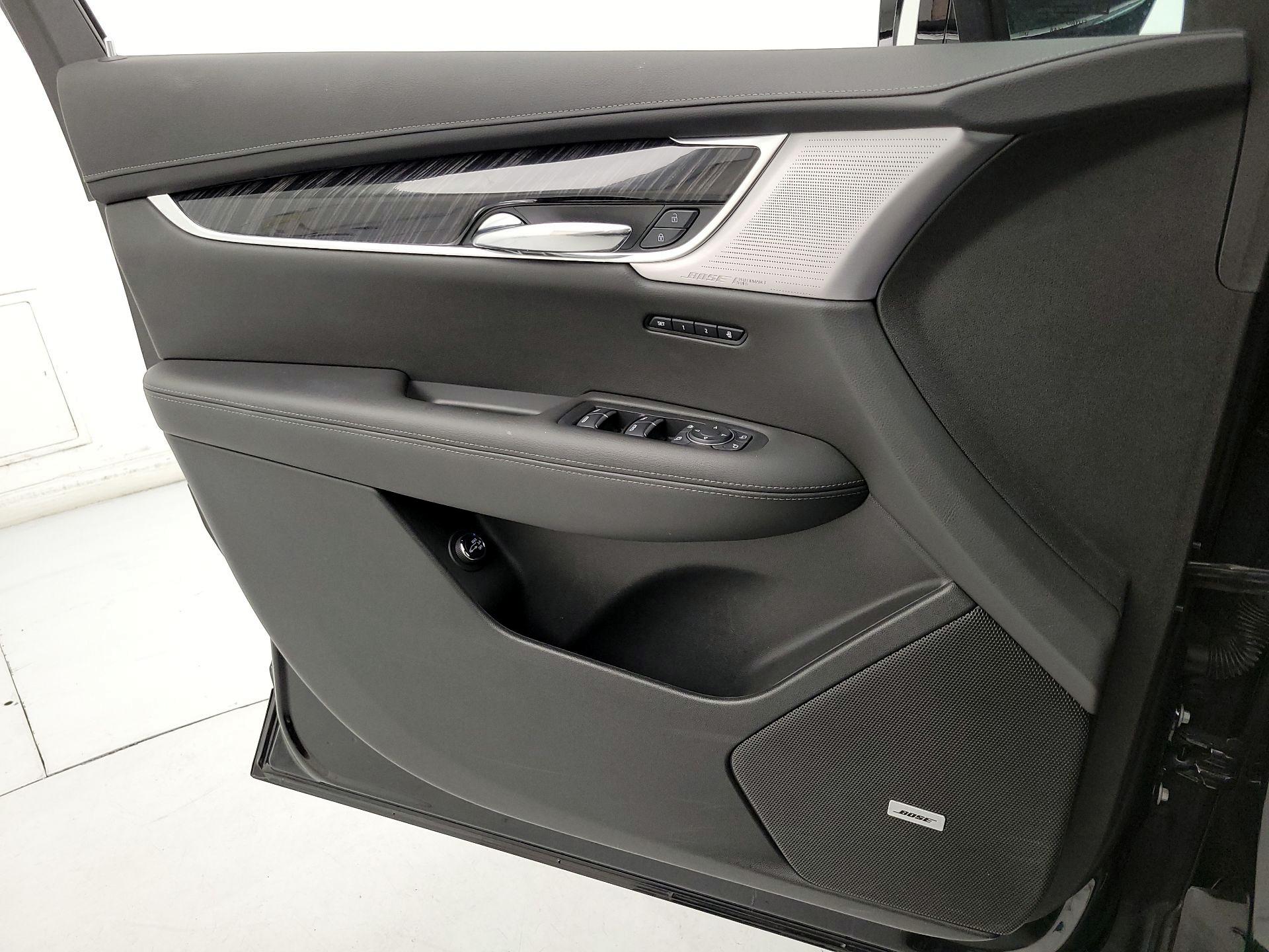 Thumbnail: 2025 Cadillac XT6 - 12