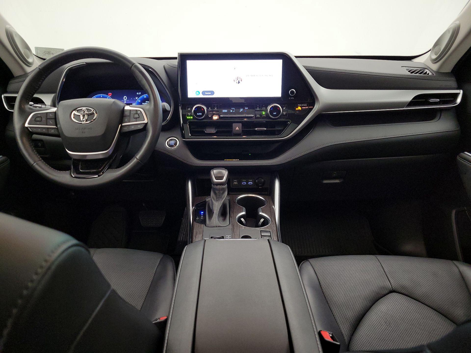 Thumbnail: 2023 Toyota Highlander - 9