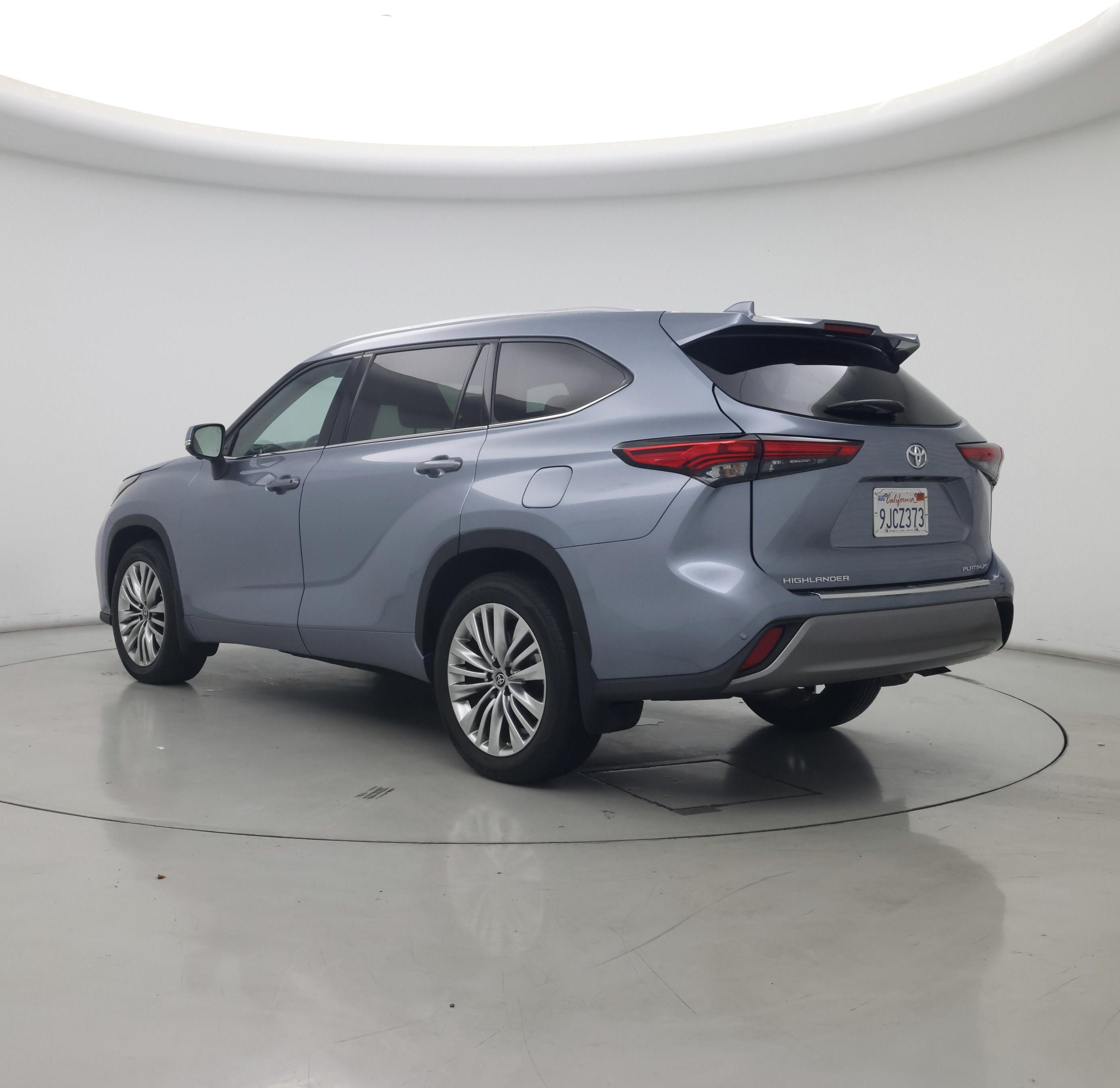 Thumbnail: 2023 Toyota Highlander - 2