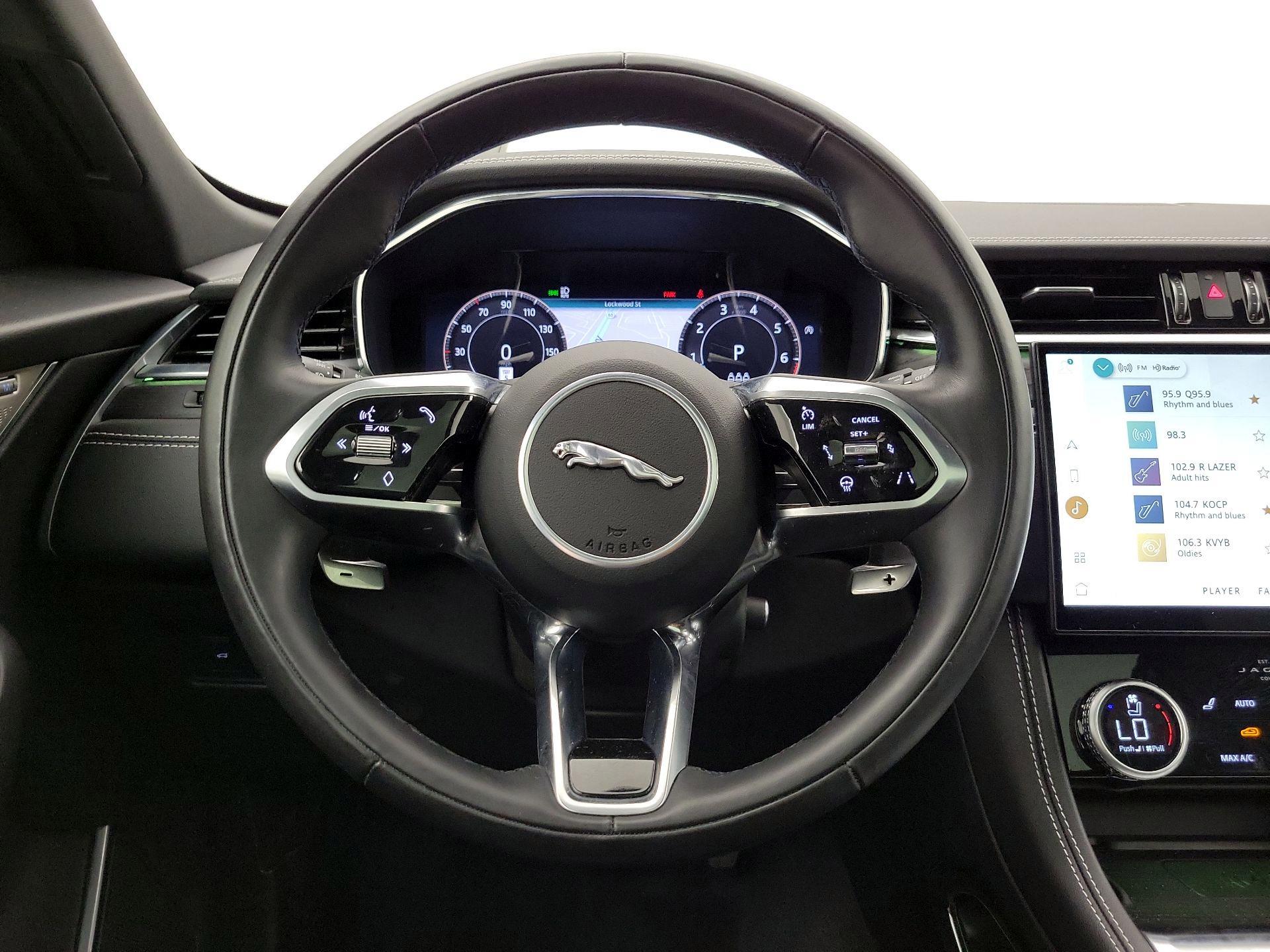 Thumbnail: 2024 Jaguar F-Pace - 10
