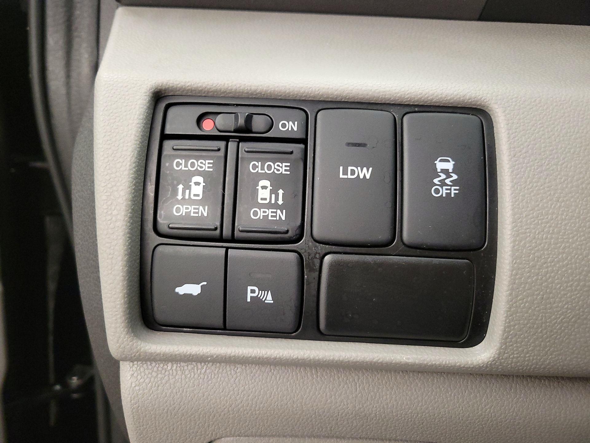 Thumbnail: 2014 Honda Odyssey - 13