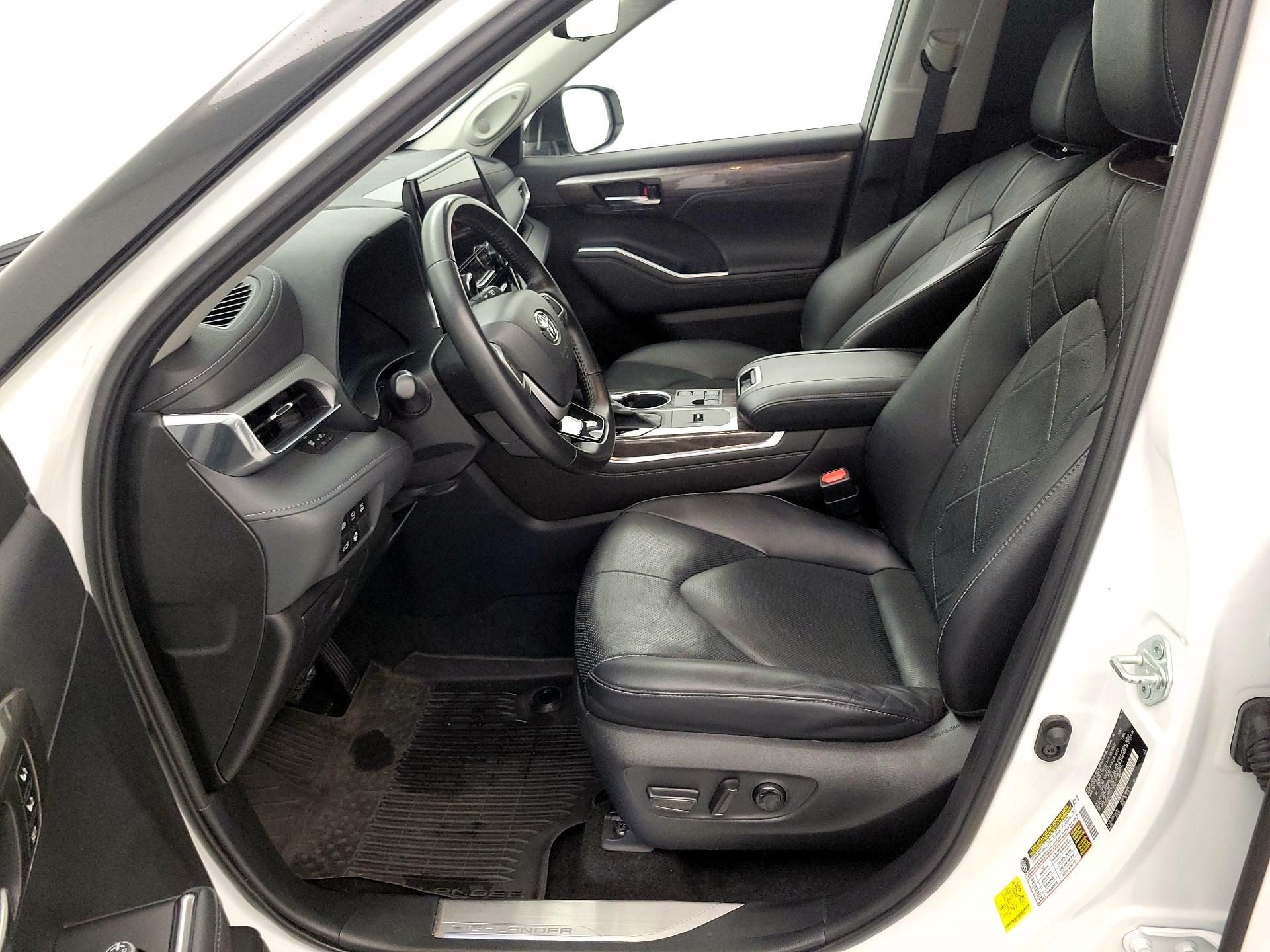 Thumbnail: 2023 Toyota Highlander - 11