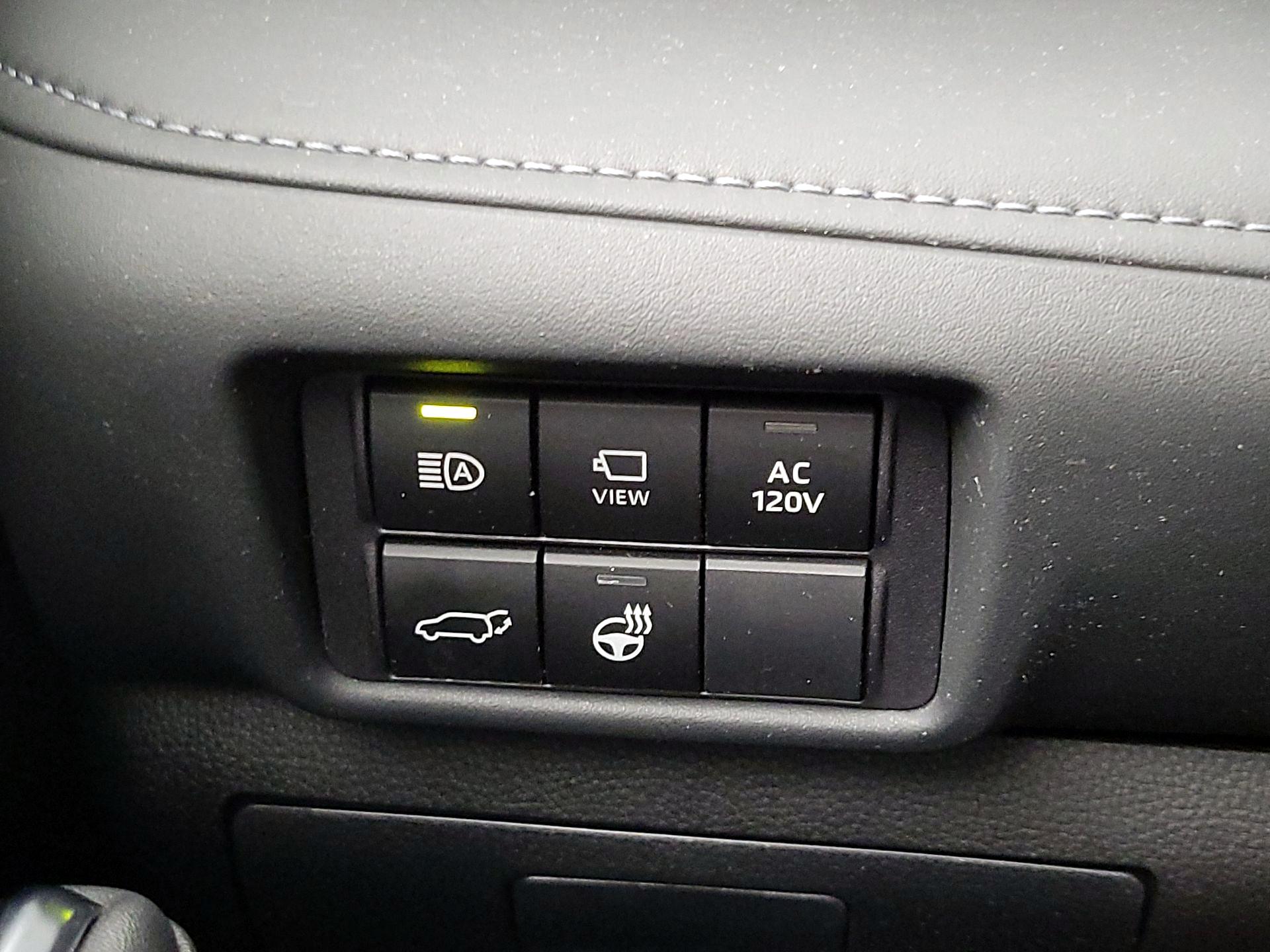 Thumbnail: 2023 Toyota Highlander - 13