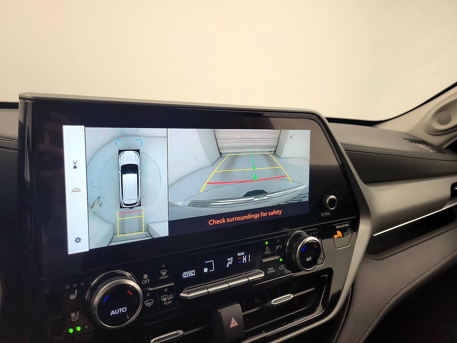 Thumbnail: 2023 Toyota Highlander - 14