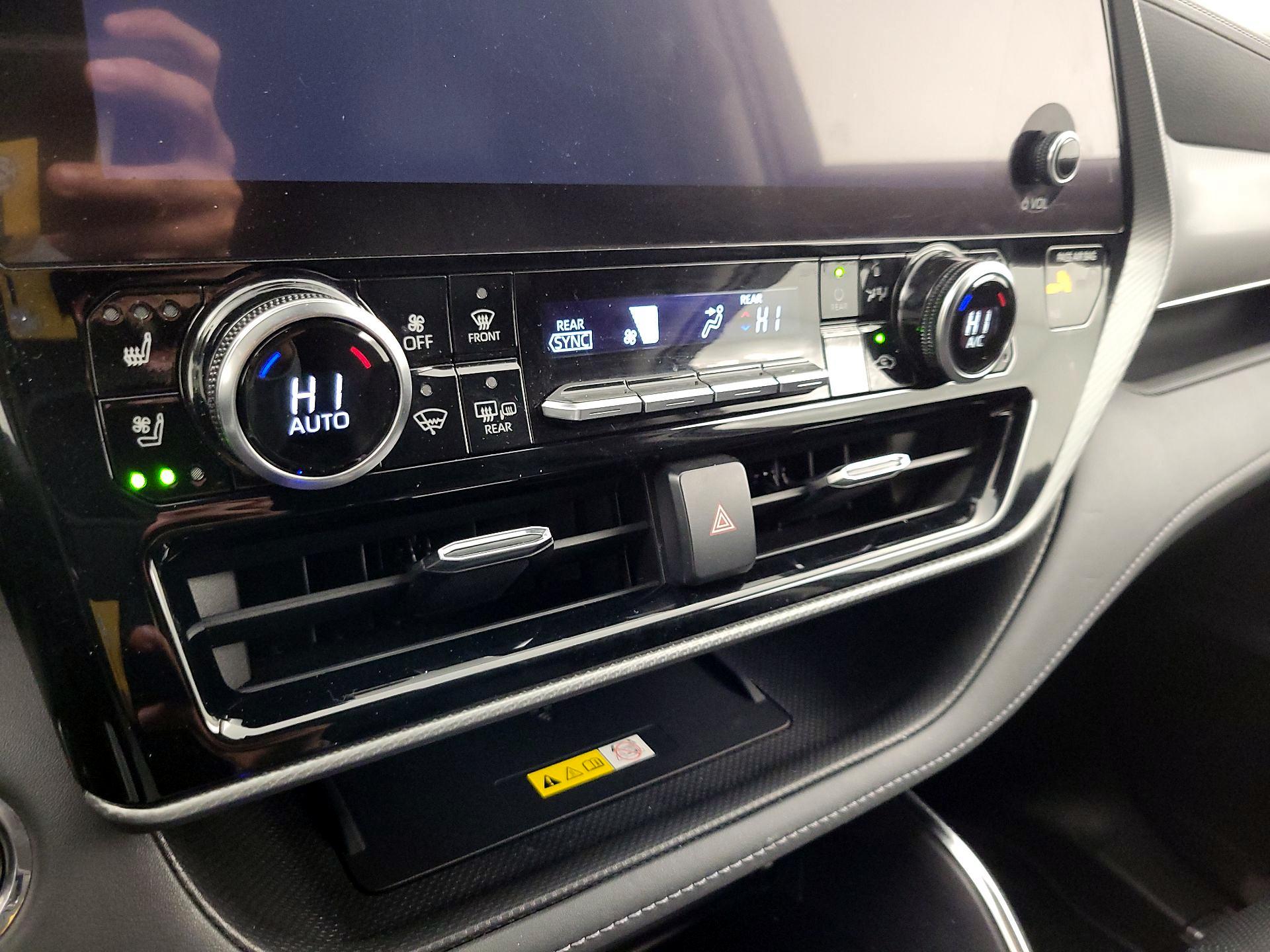 Thumbnail: 2023 Toyota Highlander - 16