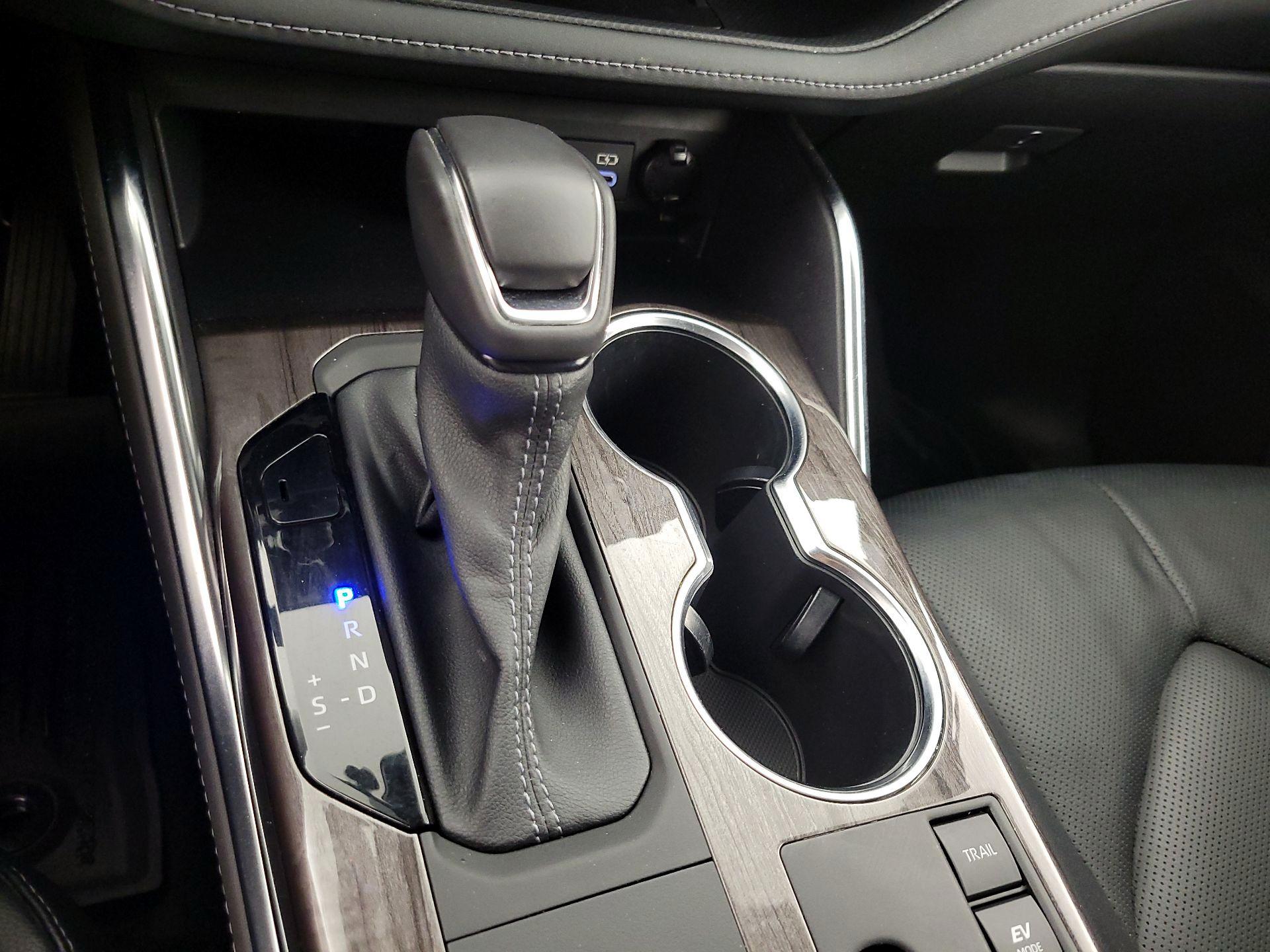 Thumbnail: 2023 Toyota Highlander - 17