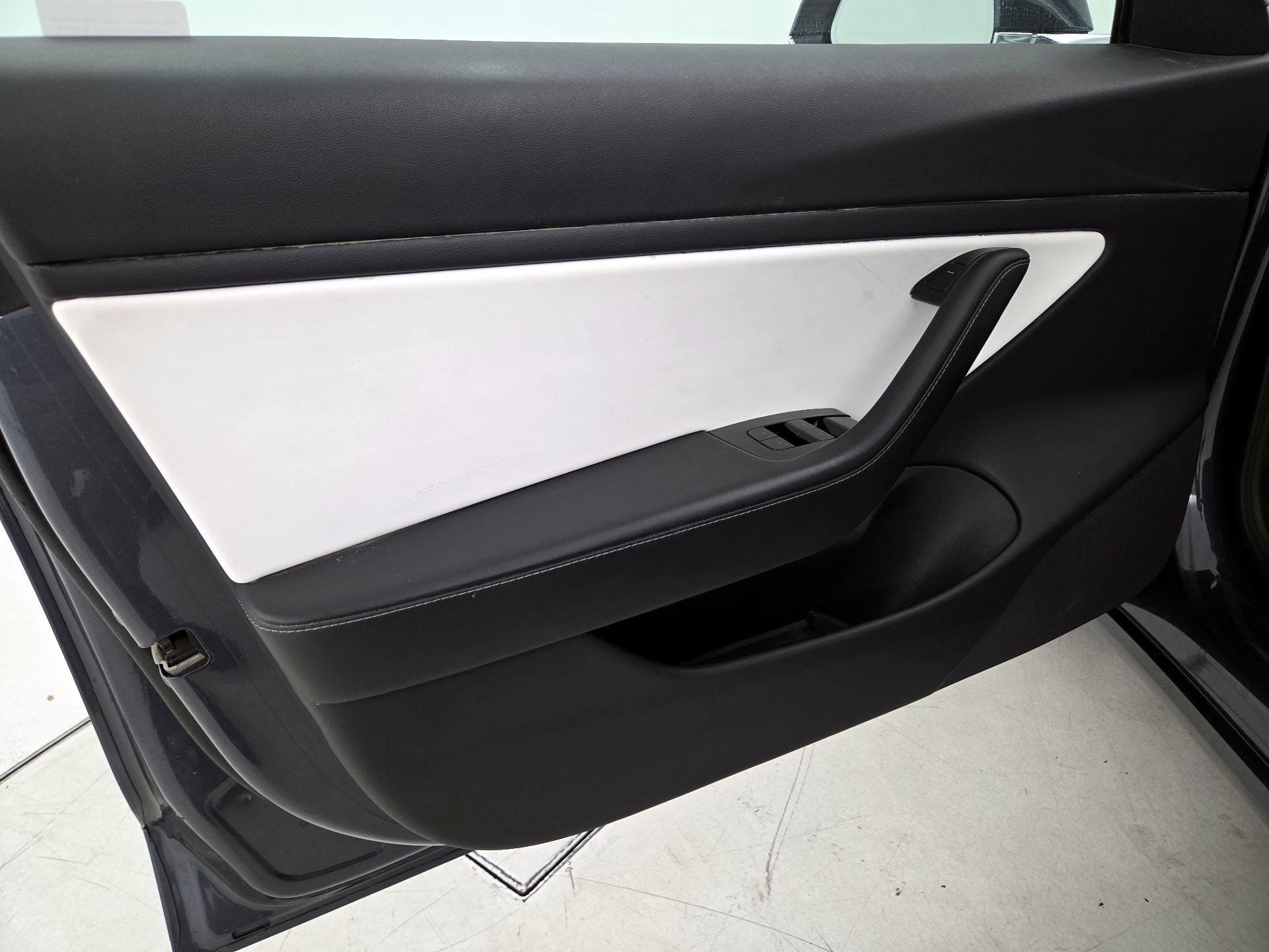 Thumbnail: 2020 Tesla Model 3 - 12