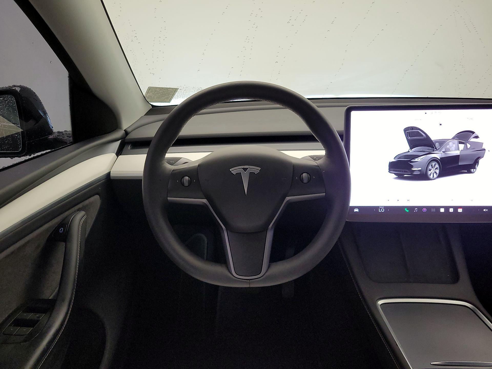 Thumbnail: 2023 Tesla Model Y - 10