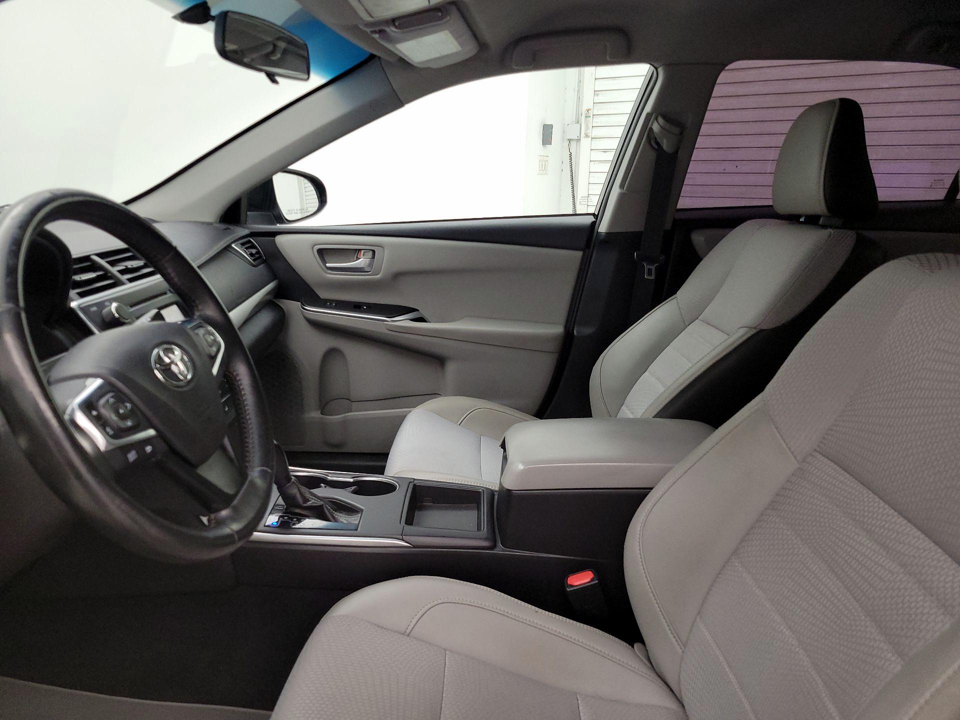 Thumbnail: 2017 Toyota Camry - 11