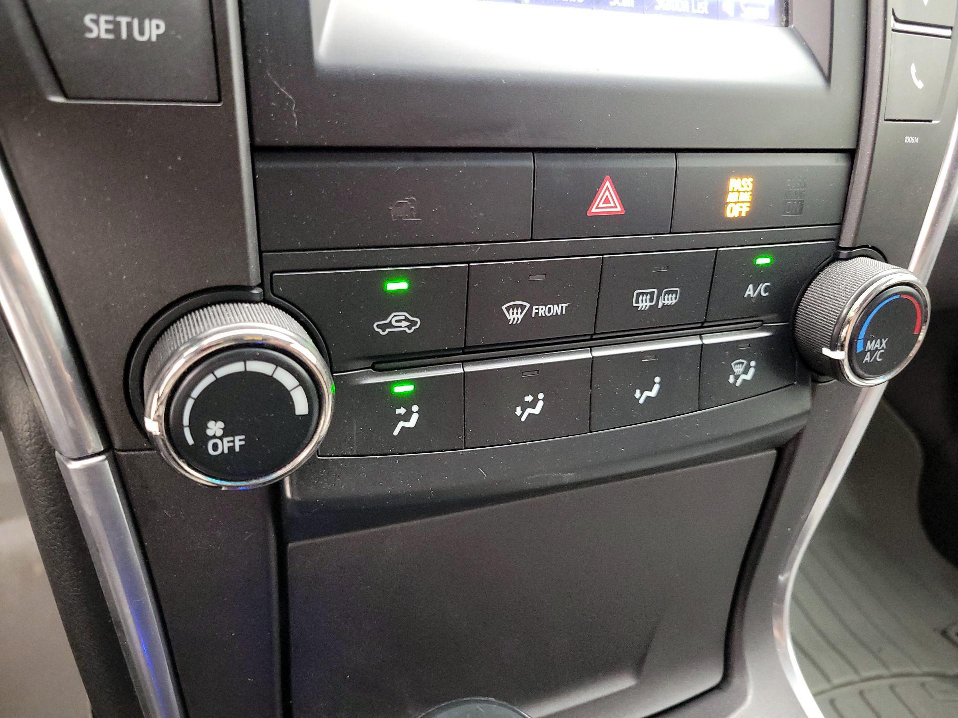 Thumbnail: 2017 Toyota Camry - 16