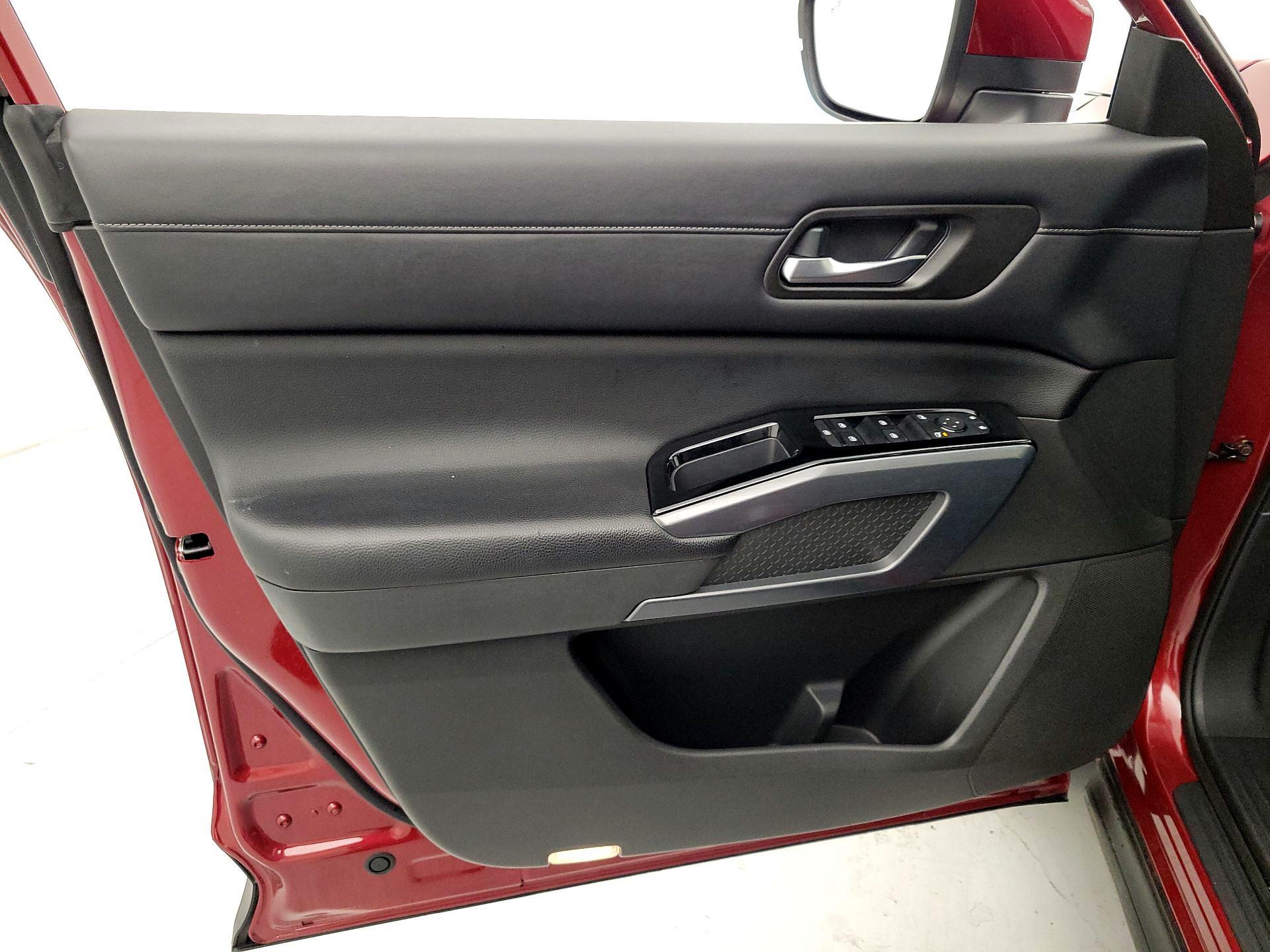 Thumbnail: 2022 Nissan Pathfinder - 12