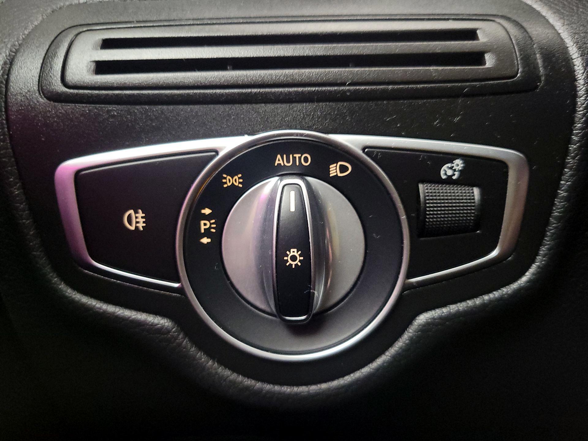 Thumbnail: 2021 Mercedes-Benz GLC - 13