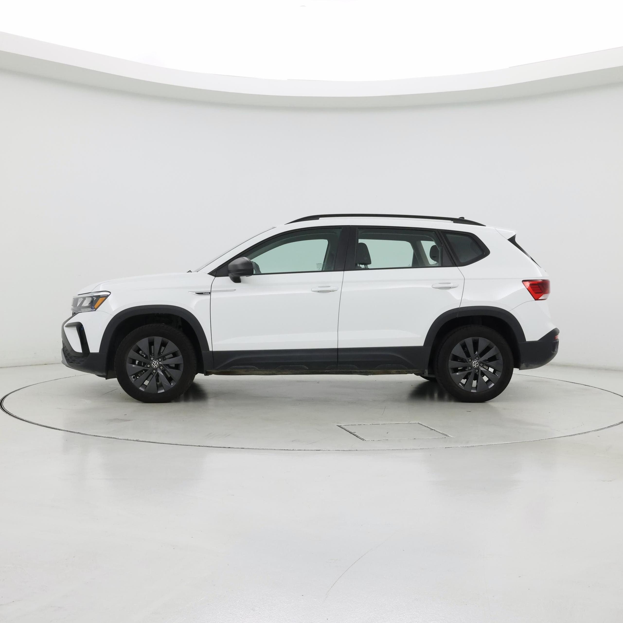 Thumbnail: 2024 Volkswagen Taos - 3