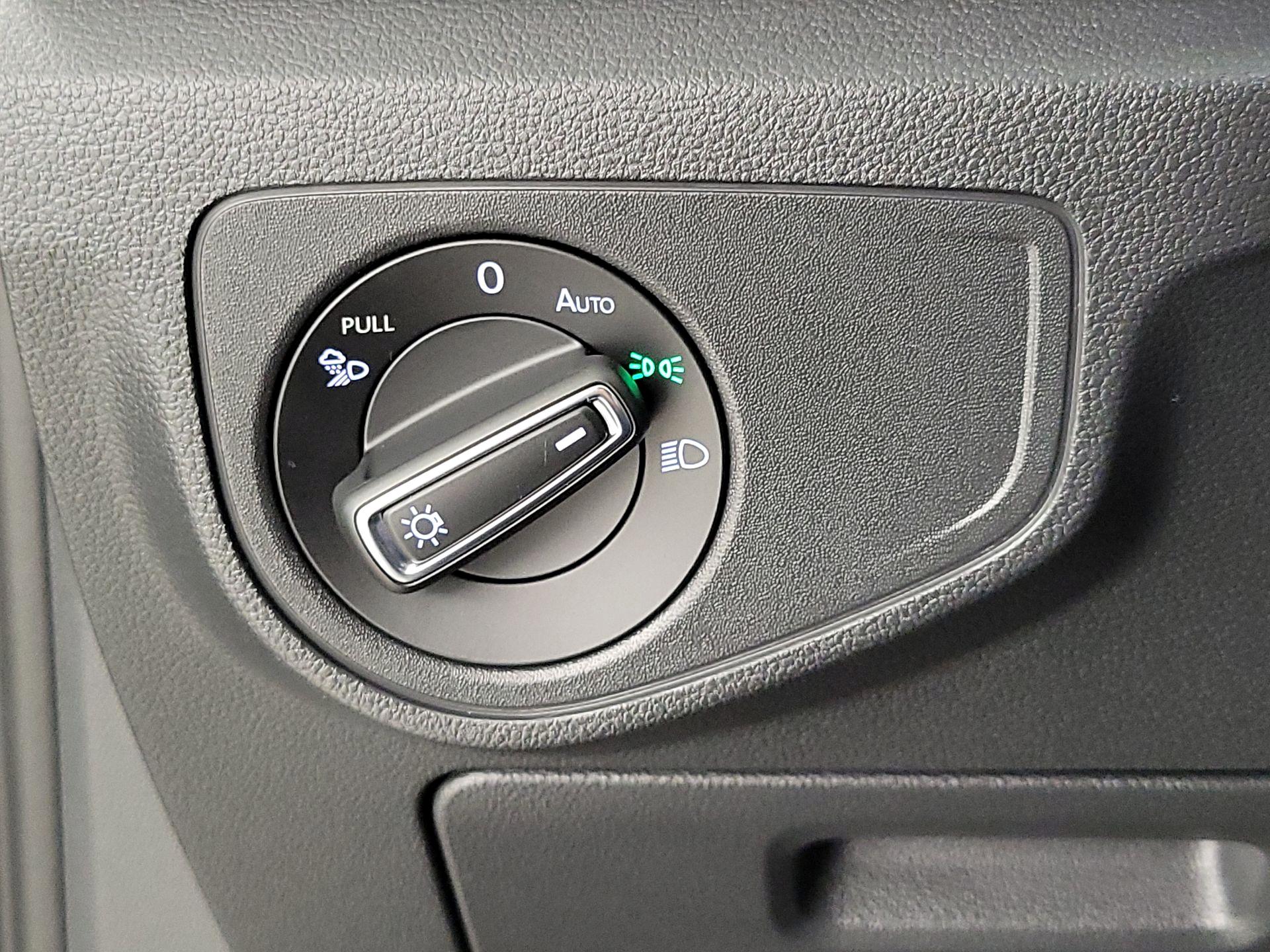 Thumbnail: 2023 Volkswagen Atlas - 13