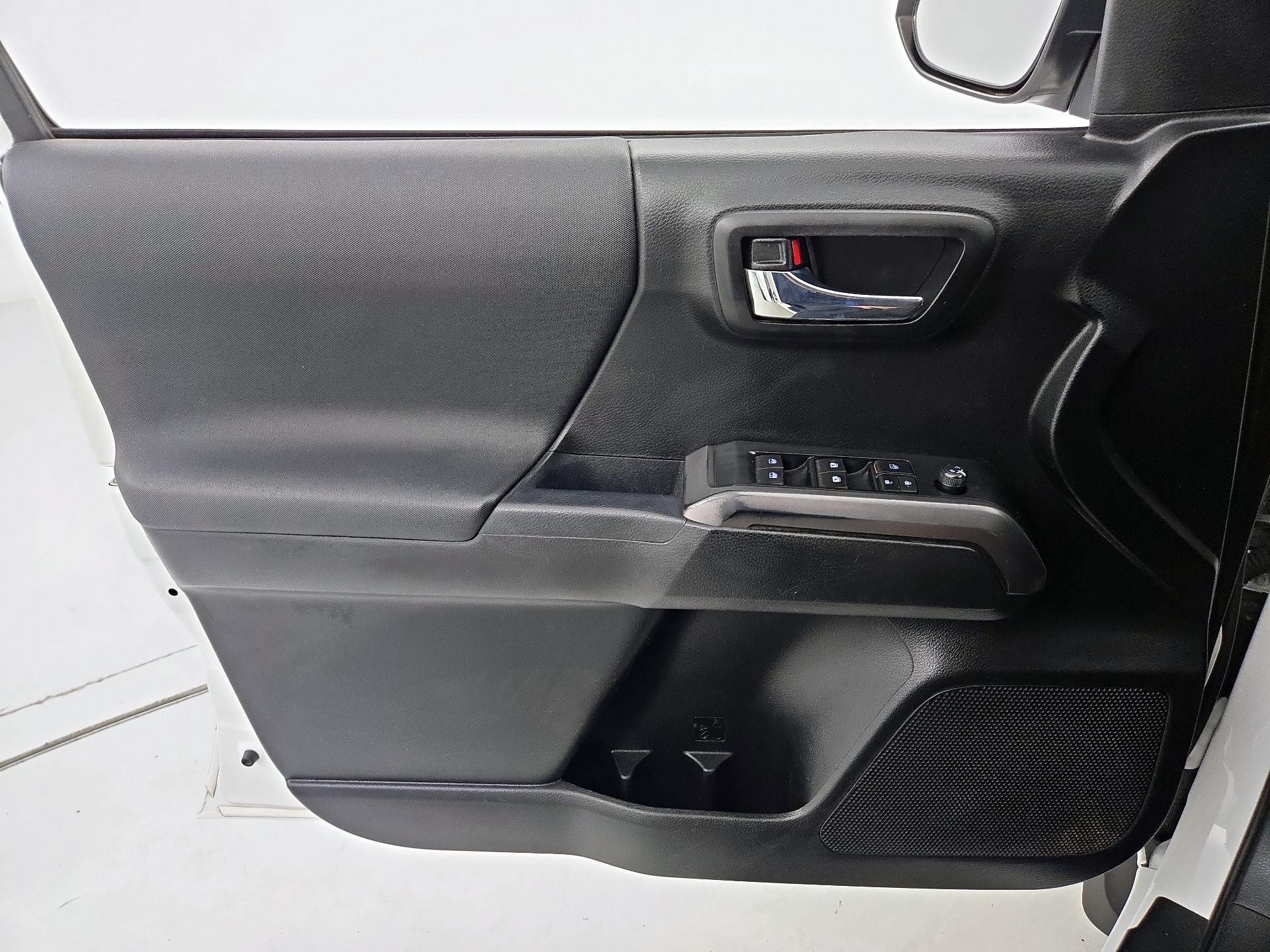 Thumbnail: 2021 Toyota Tacoma - 12