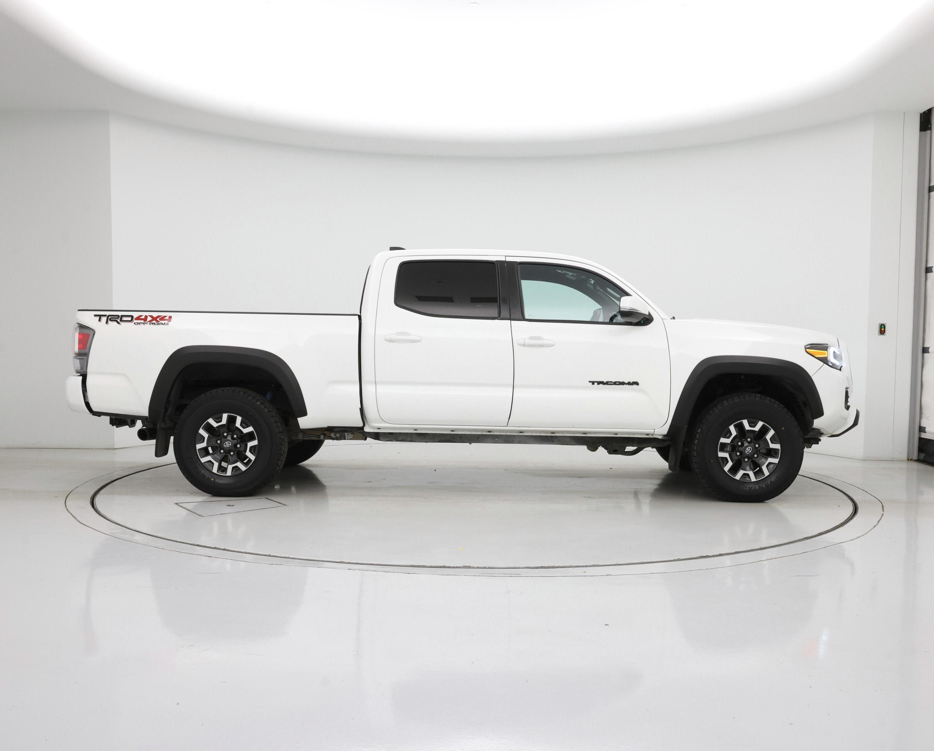 Thumbnail: 2021 Toyota Tacoma - 7