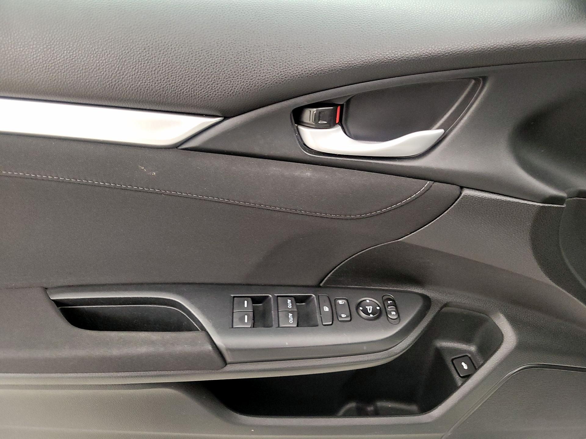 Thumbnail: 2016 Honda Civic - 12