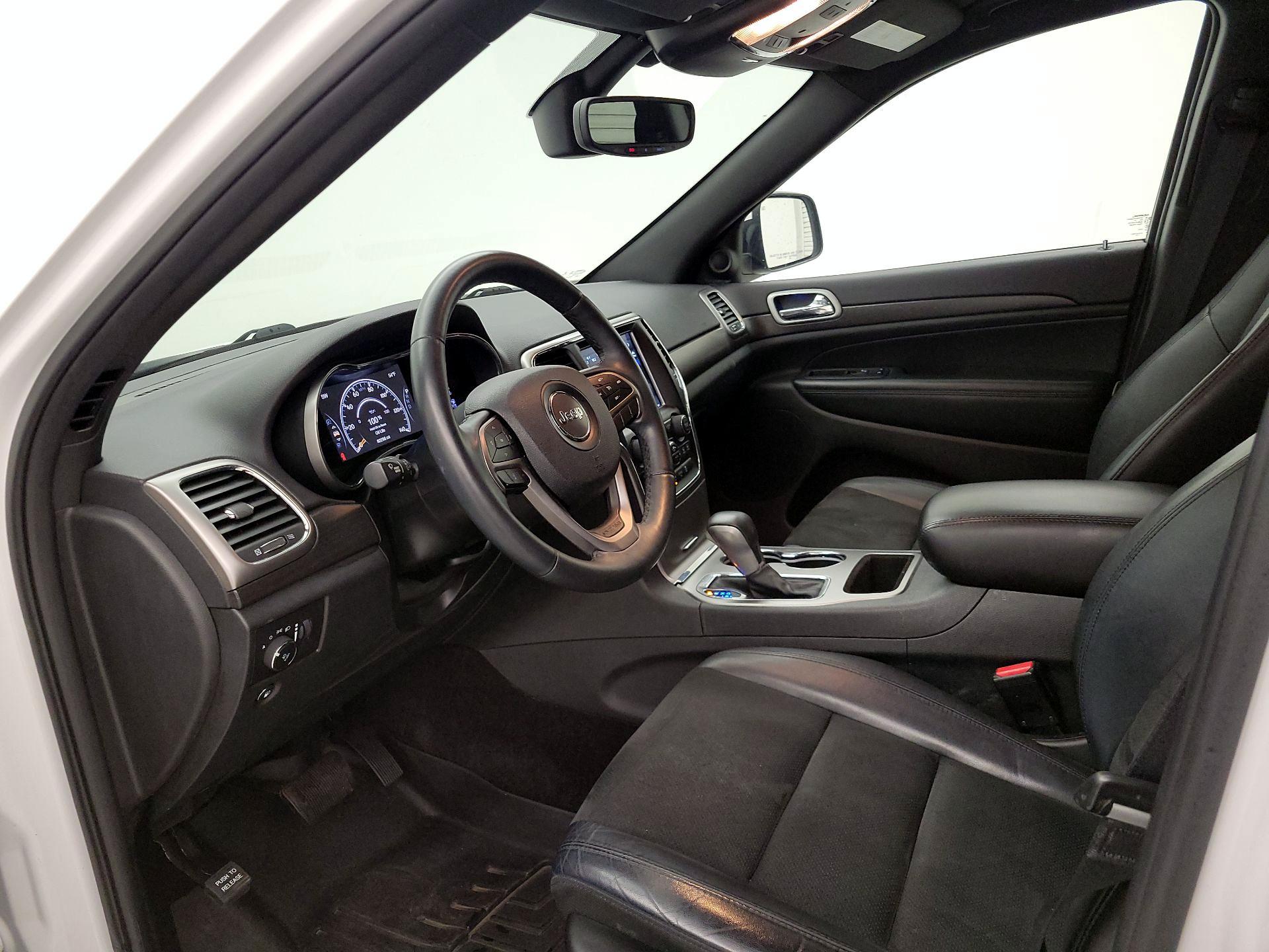 Thumbnail: 2018 Jeep Grand Cherokee - 11