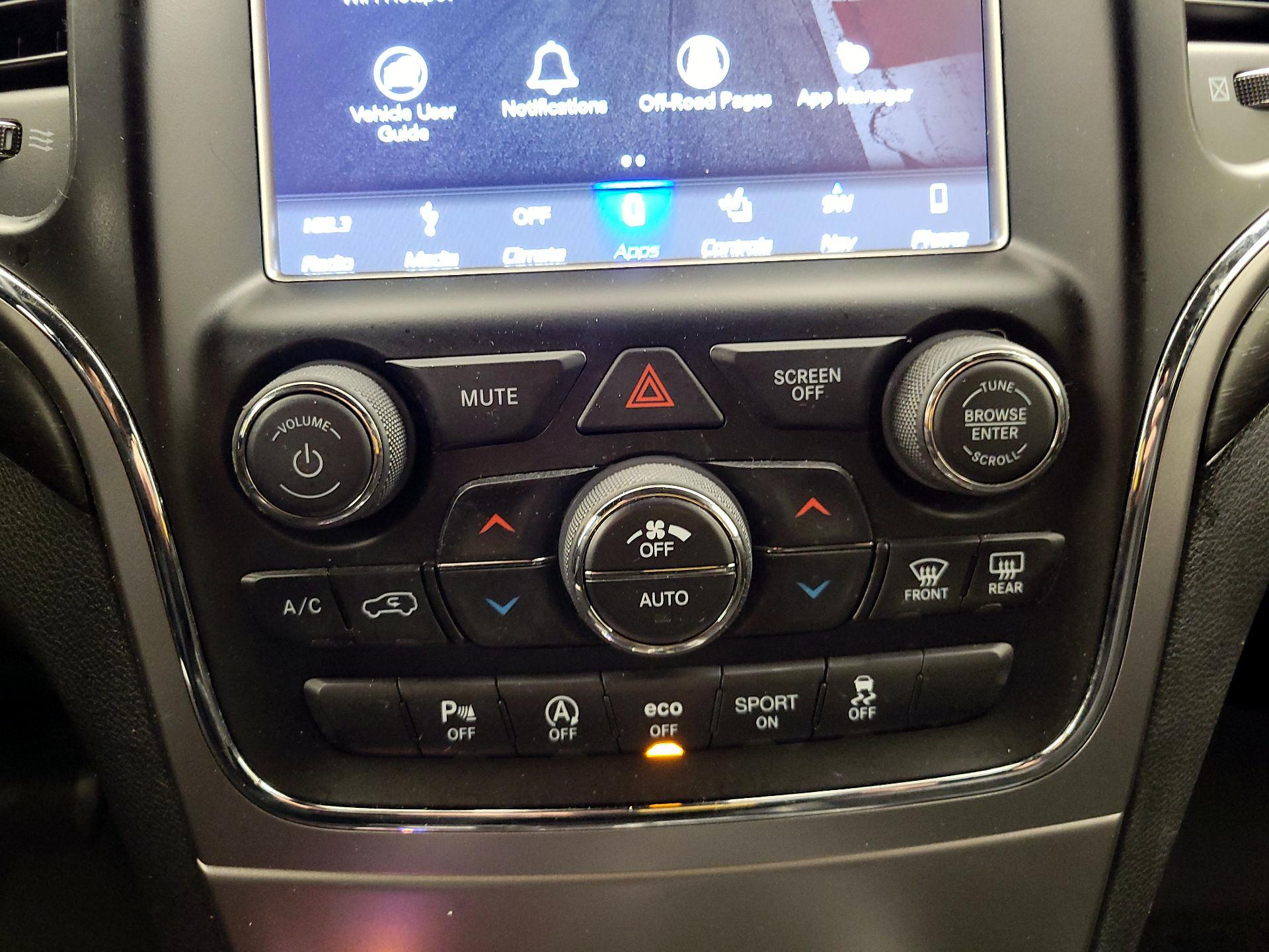 Thumbnail: 2018 Jeep Grand Cherokee - 17