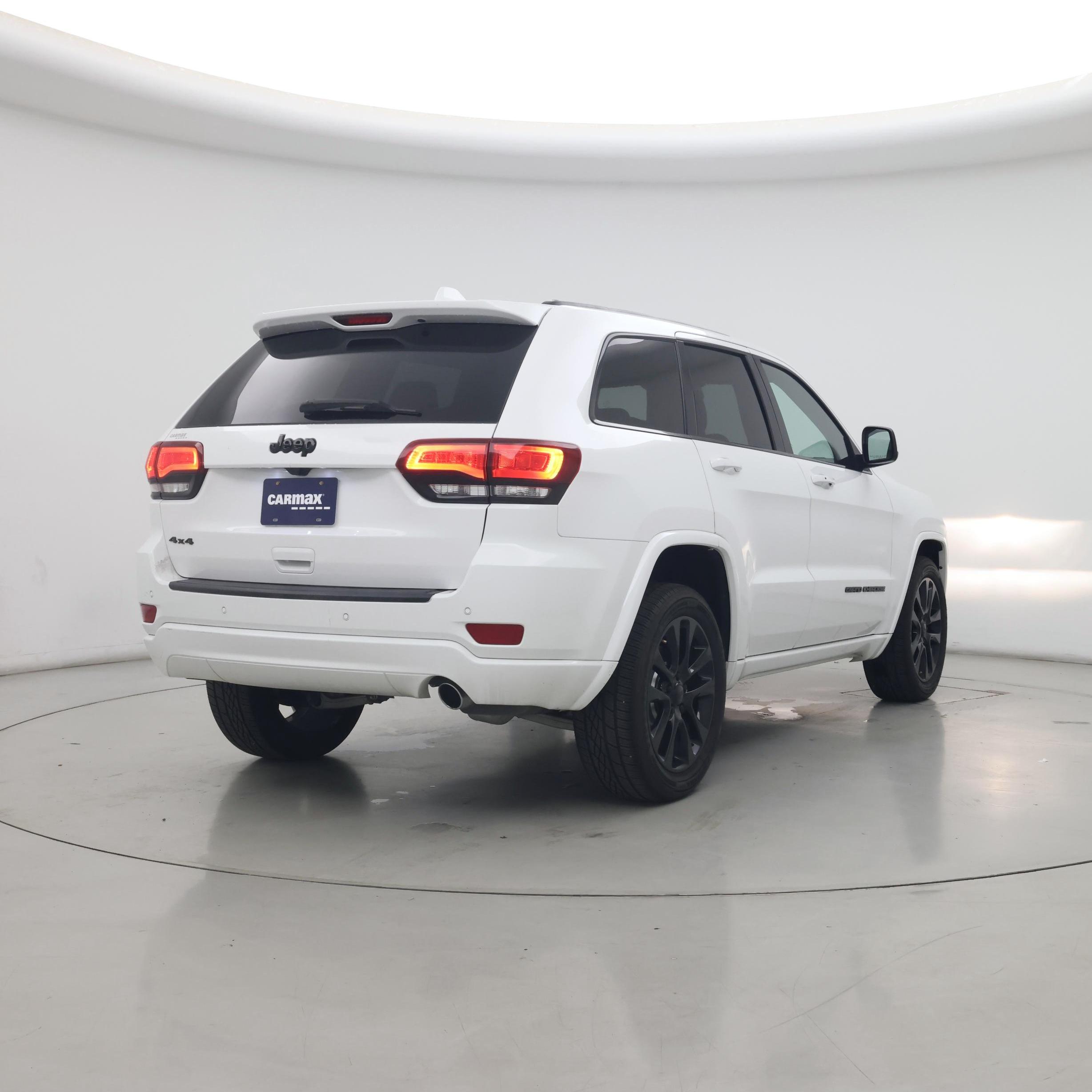 Thumbnail: 2018 Jeep Grand Cherokee - 8