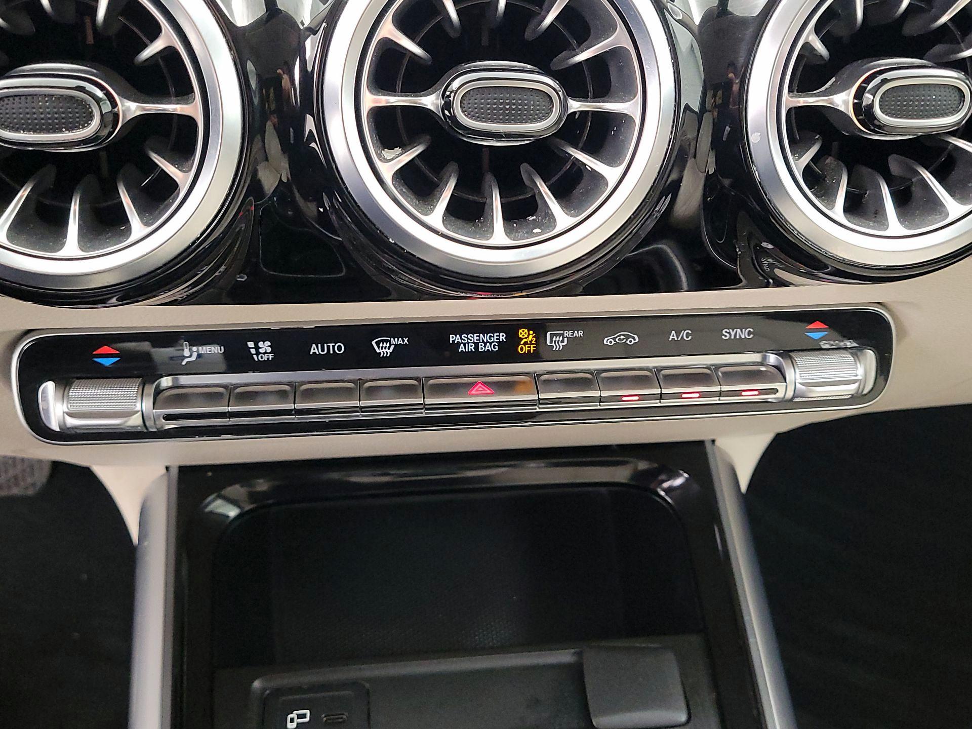 Thumbnail: 2022 Mercedes-Benz GLA - 16