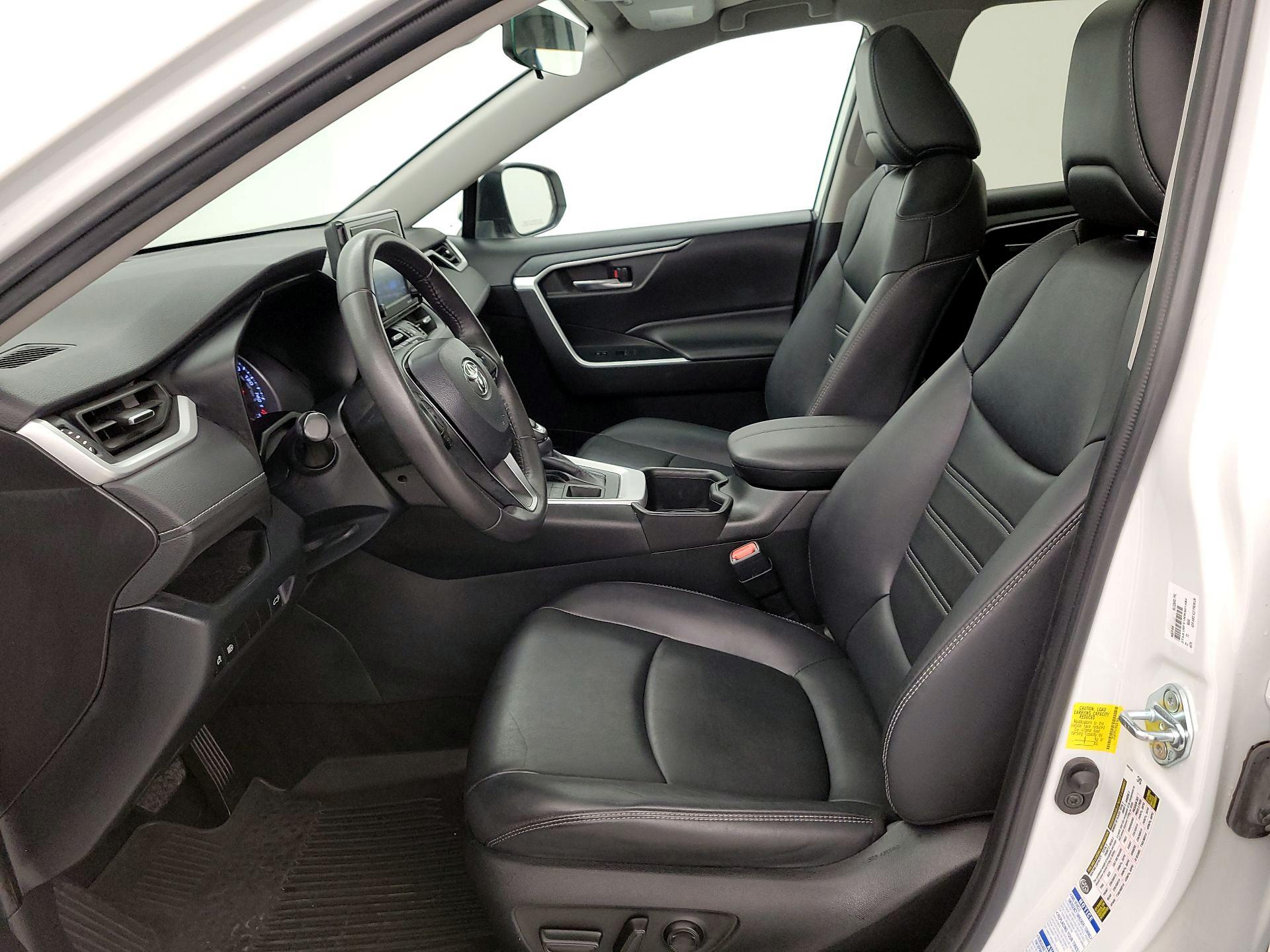 Thumbnail: 2022 Toyota RAV4 - 11