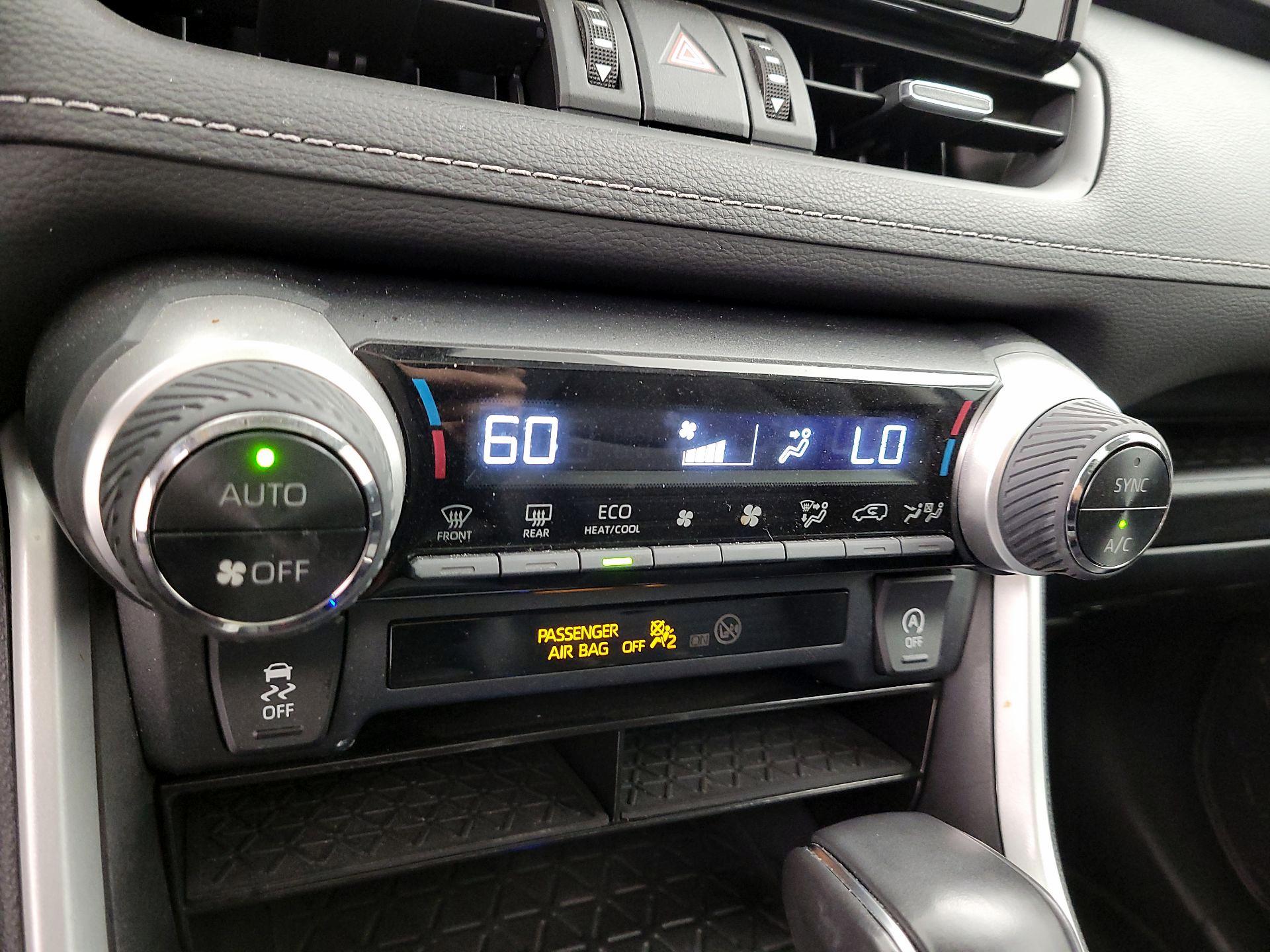 Thumbnail: 2022 Toyota RAV4 - 16