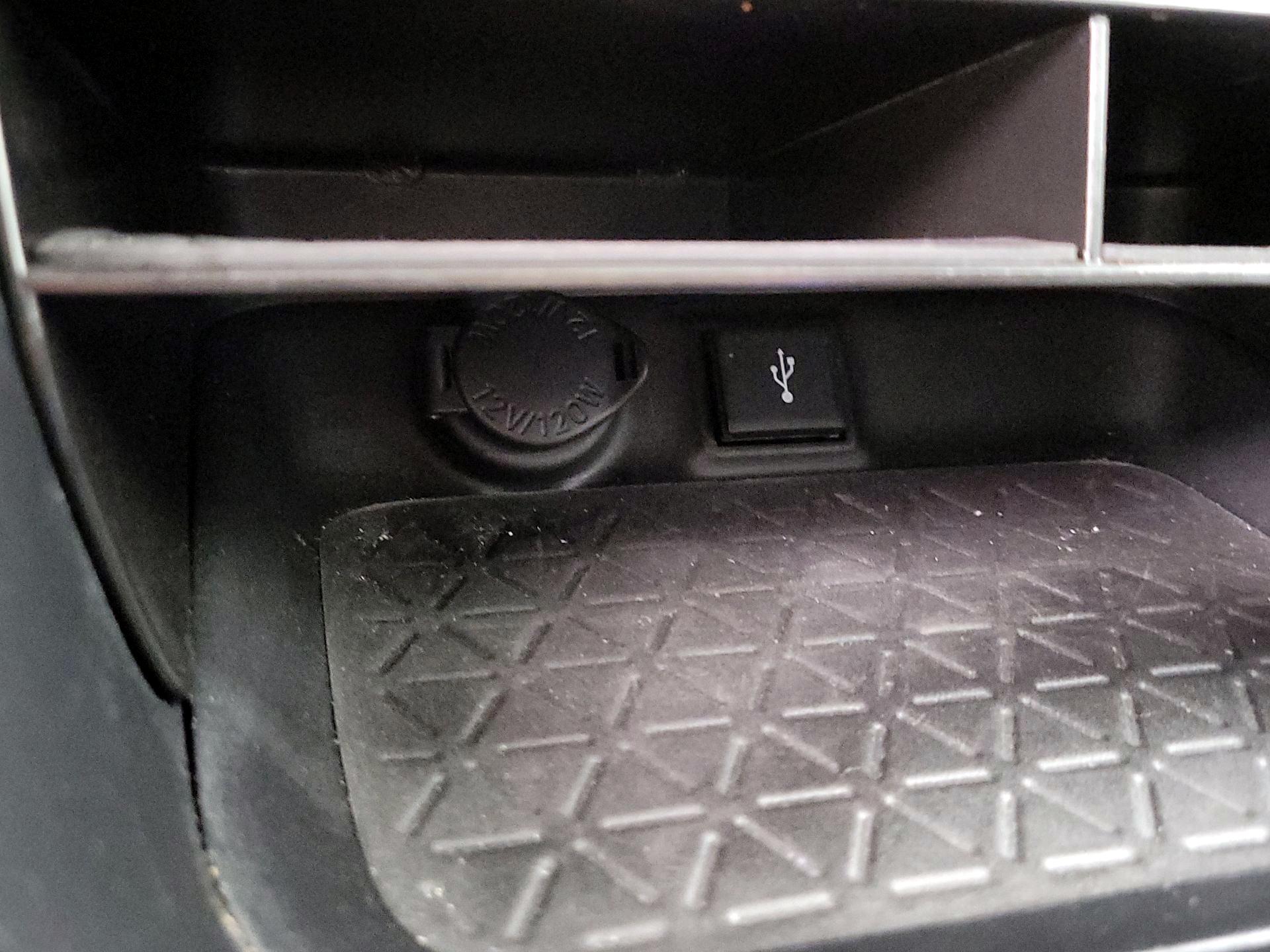 Thumbnail: 2022 Toyota RAV4 - 18