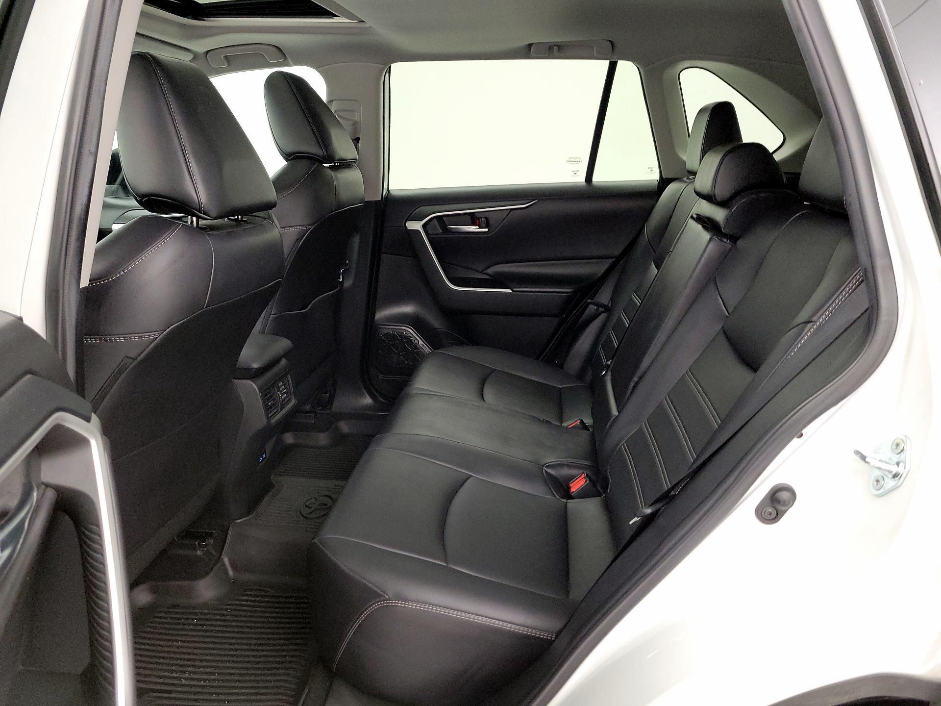 Thumbnail: 2022 Toyota RAV4 - 20