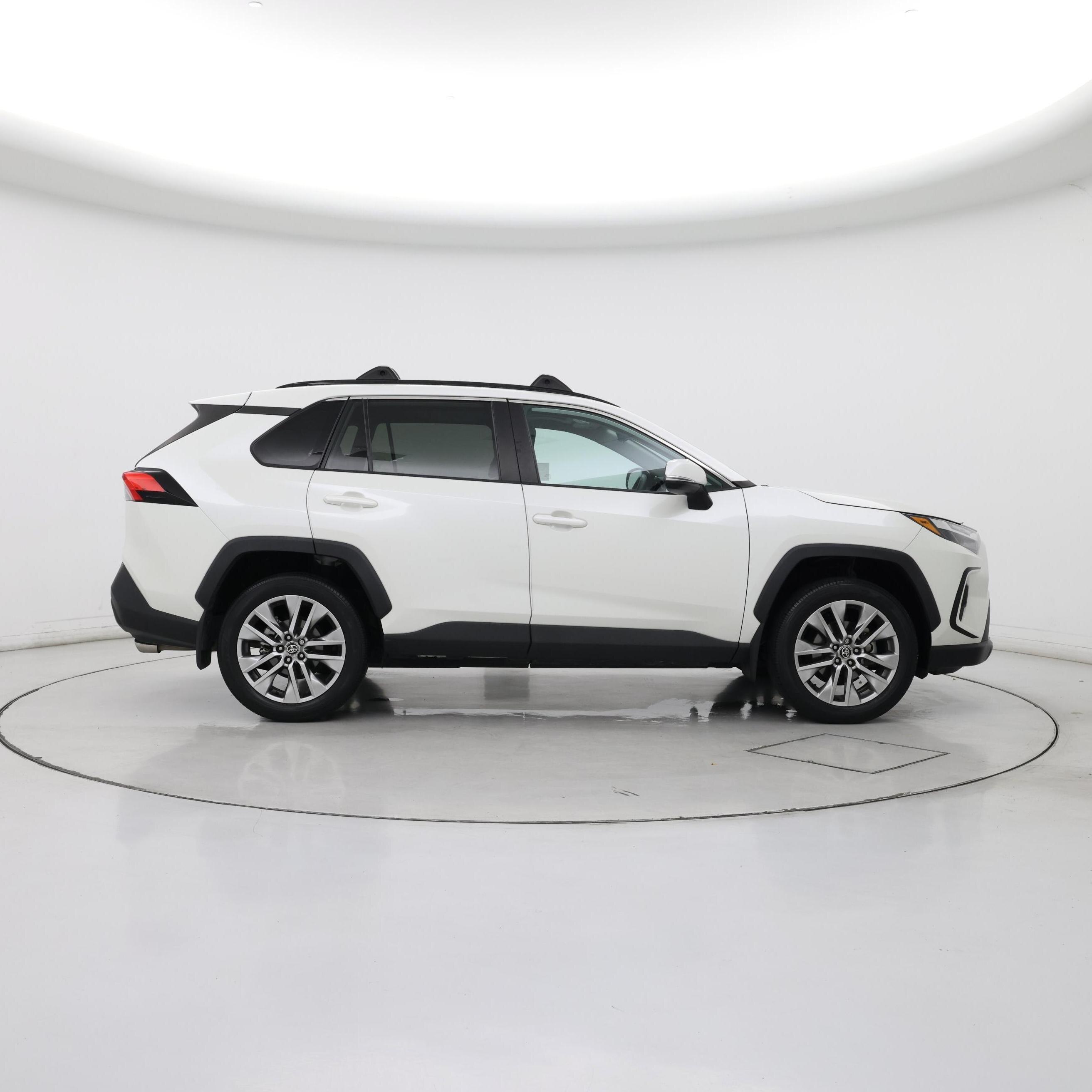 Thumbnail: 2022 Toyota RAV4 - 7